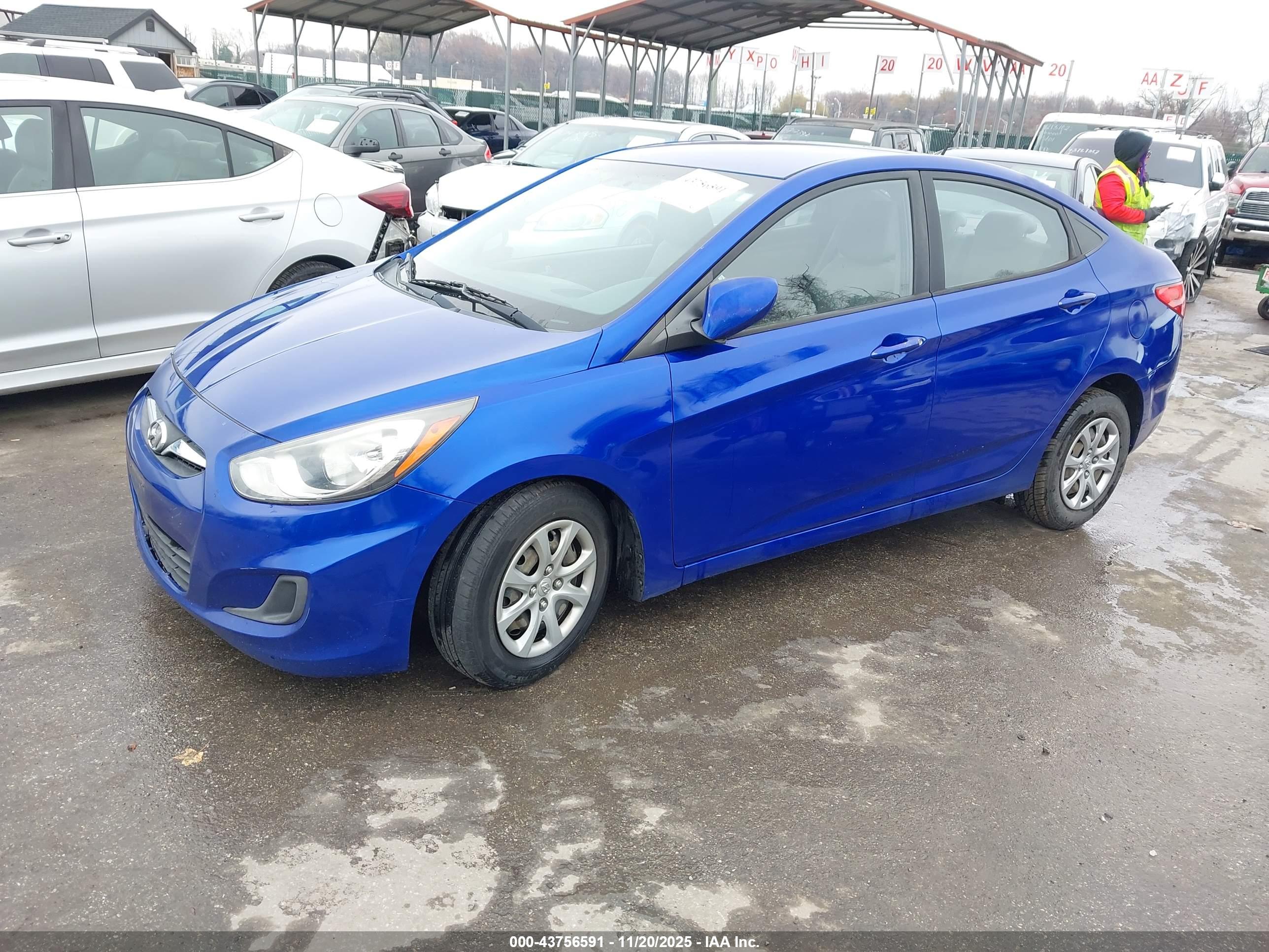 HYUNDAI ACCENT image 2