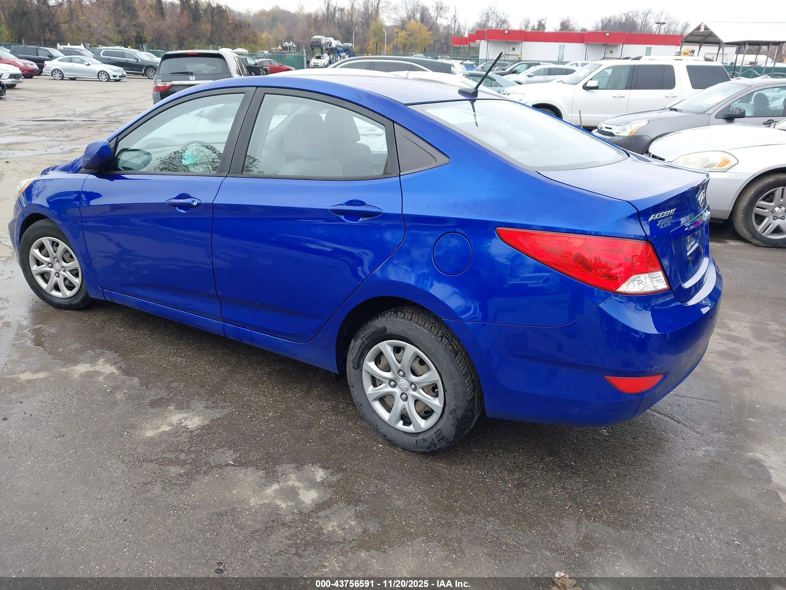 HYUNDAI ACCENT image 3