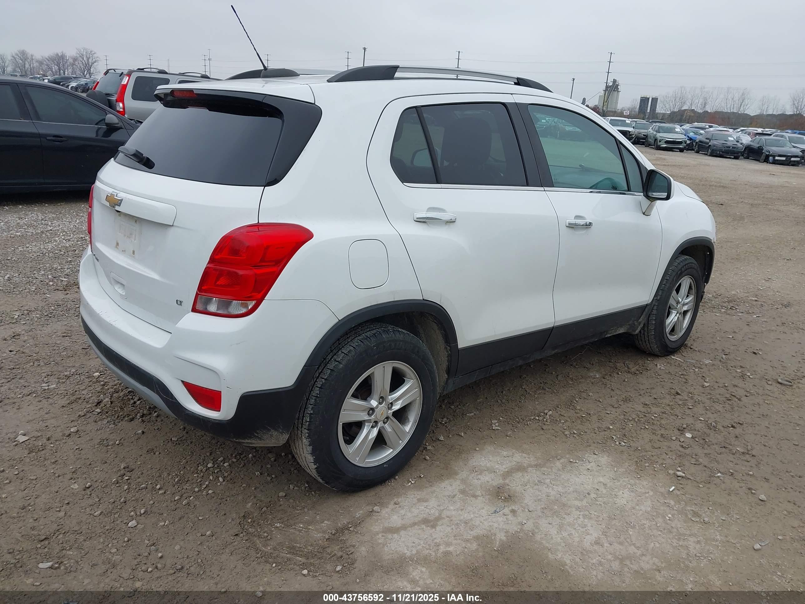 CHEVROLET TRAX image 4