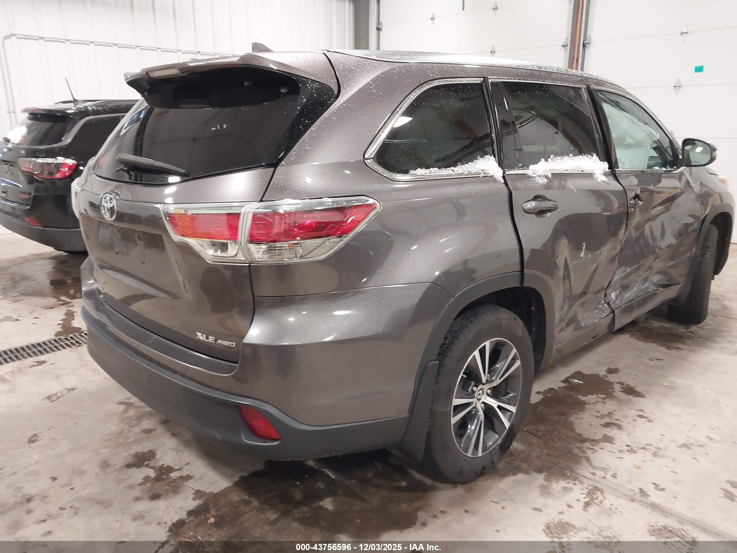 TOYOTA HIGHLANDER image 4