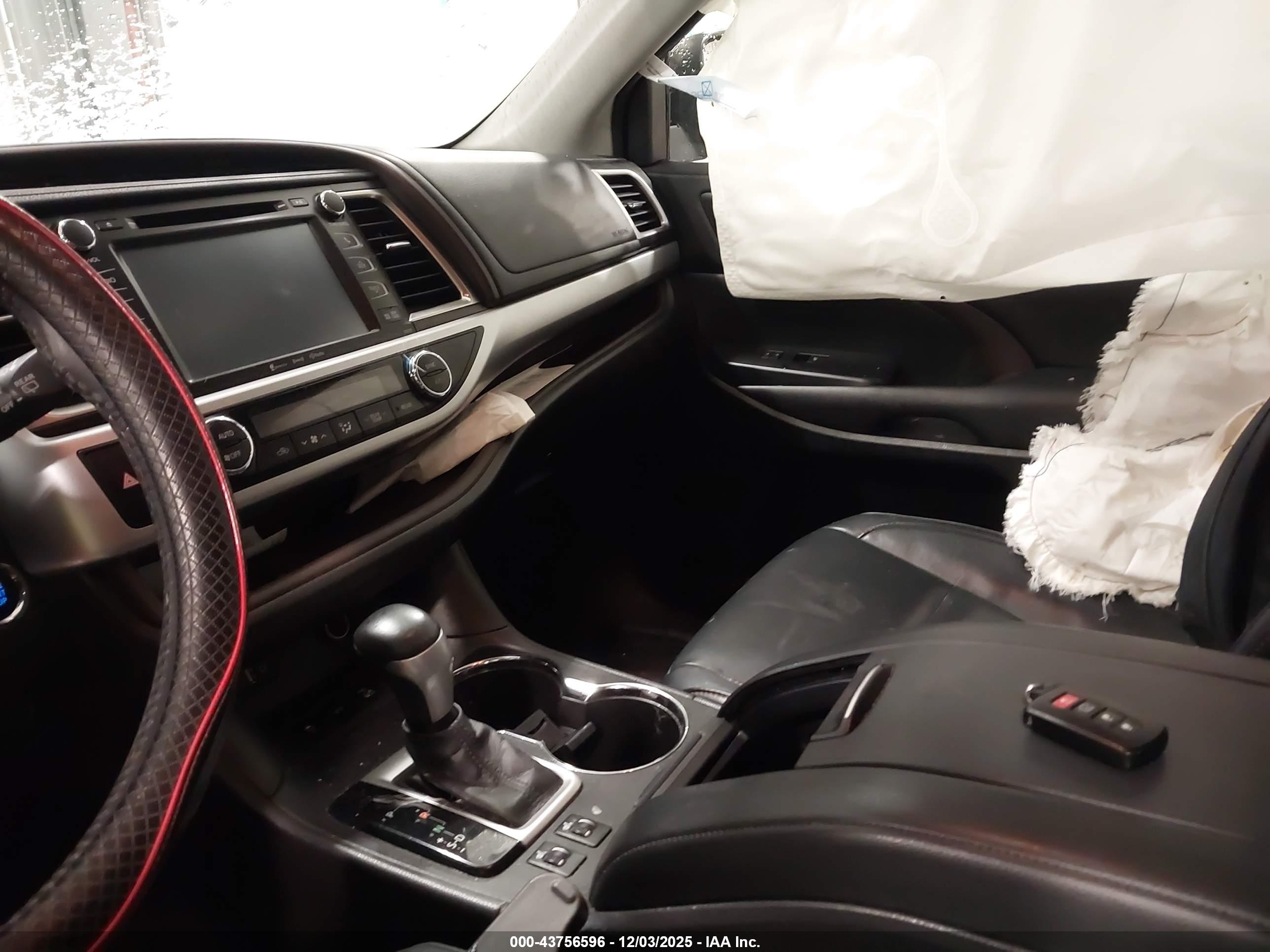 TOYOTA HIGHLANDER image 5