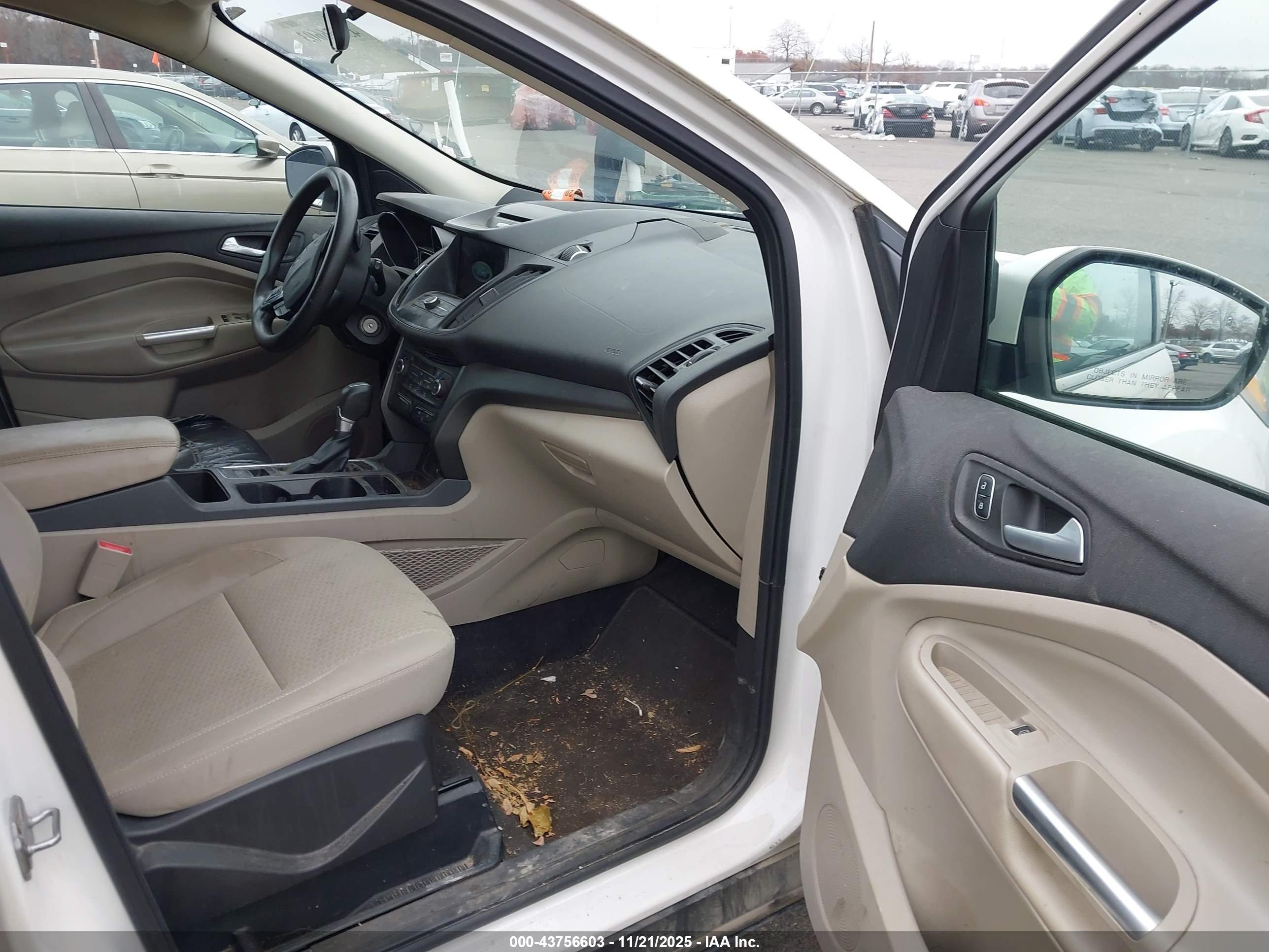 FORD ESCAPE image 5