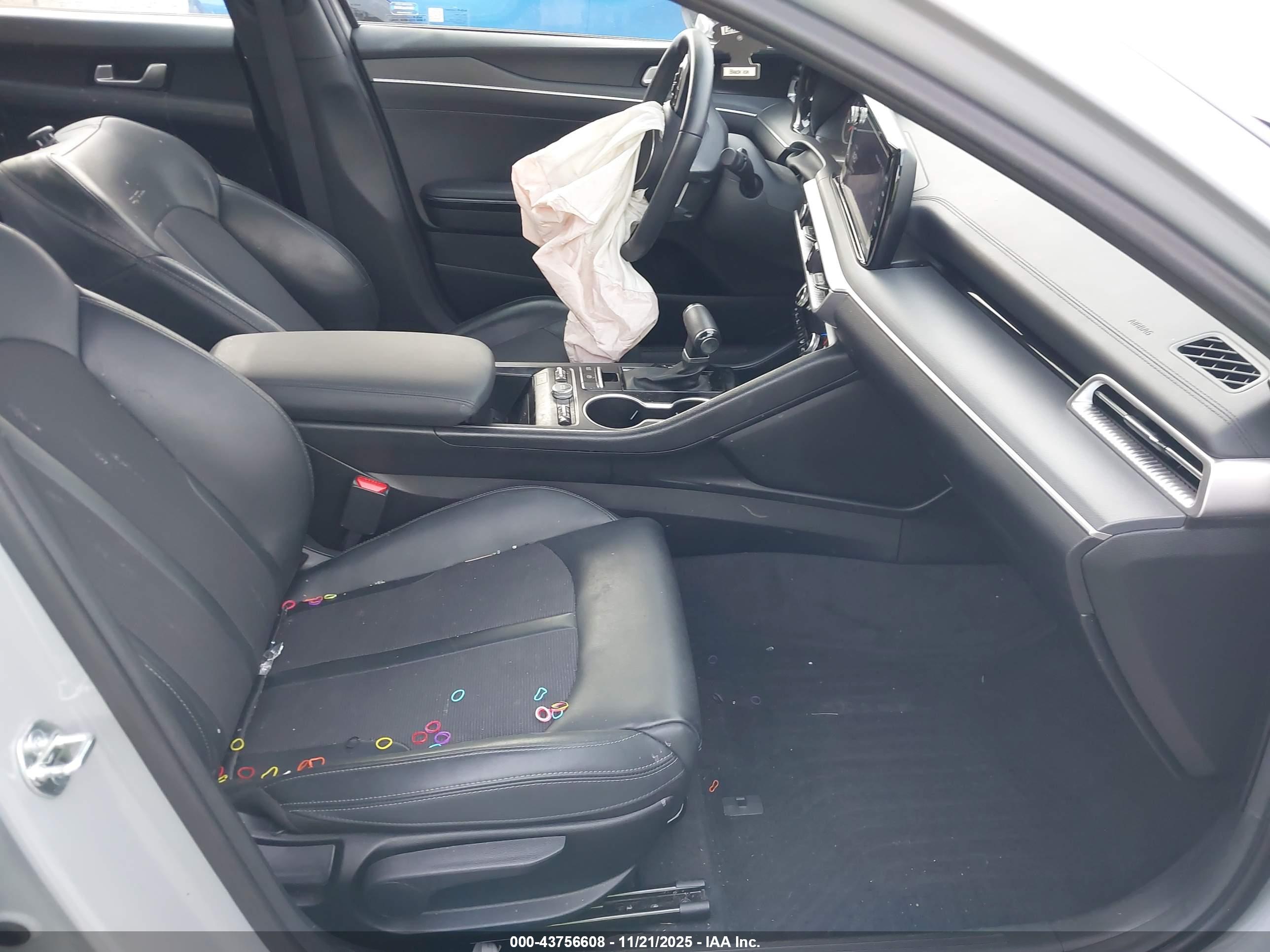 KIA K5 image 5