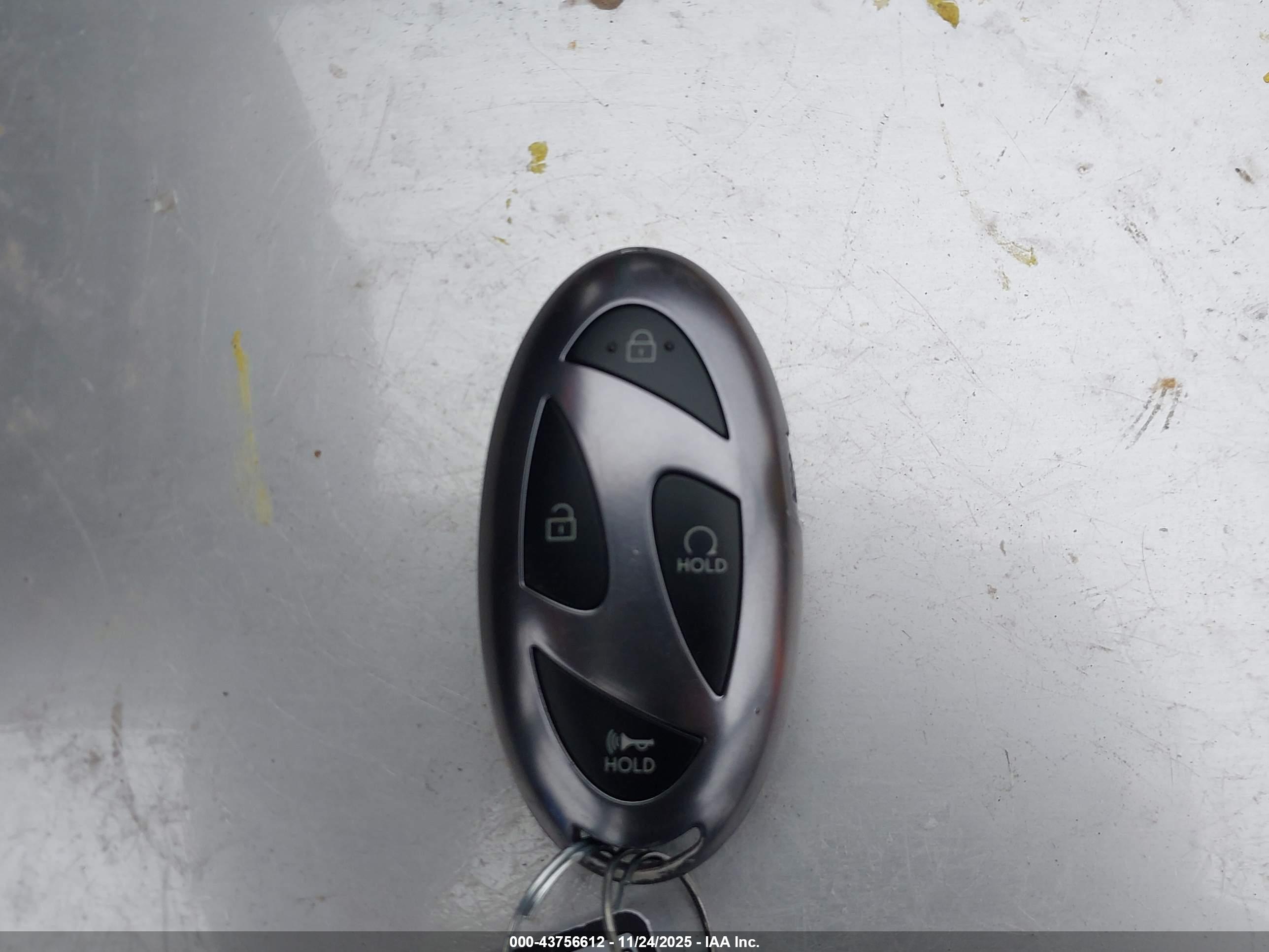 HYUNDAI ELANTRA image 11