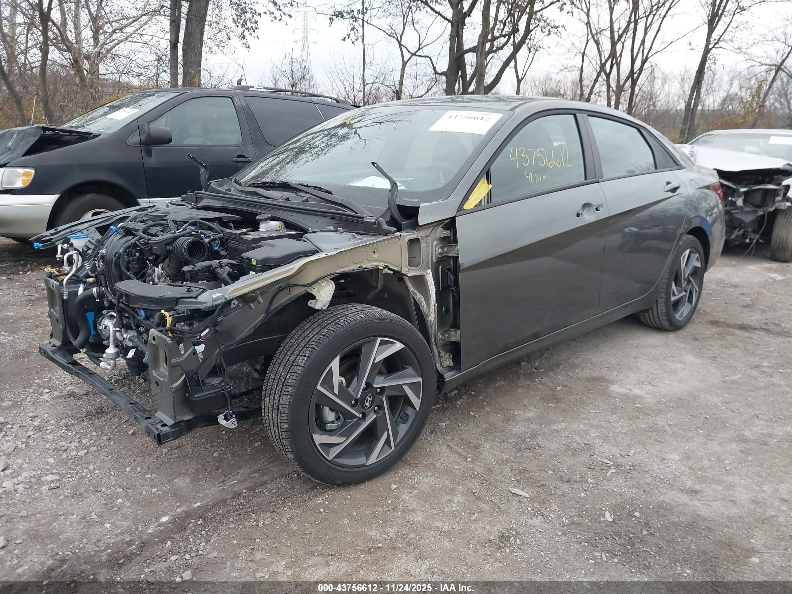 HYUNDAI ELANTRA image 2