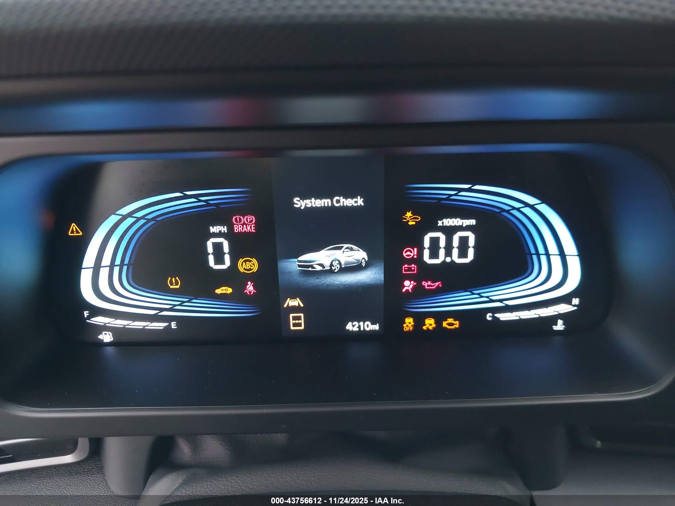 HYUNDAI ELANTRA image 7