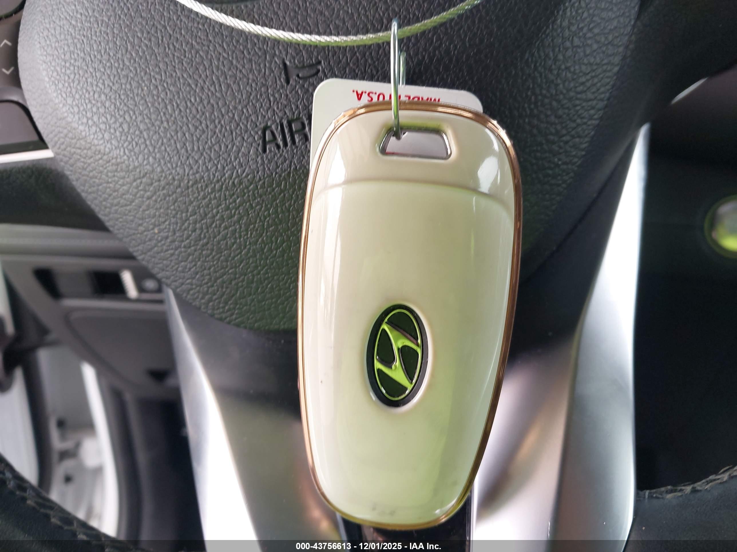 HYUNDAI SANTA image 11