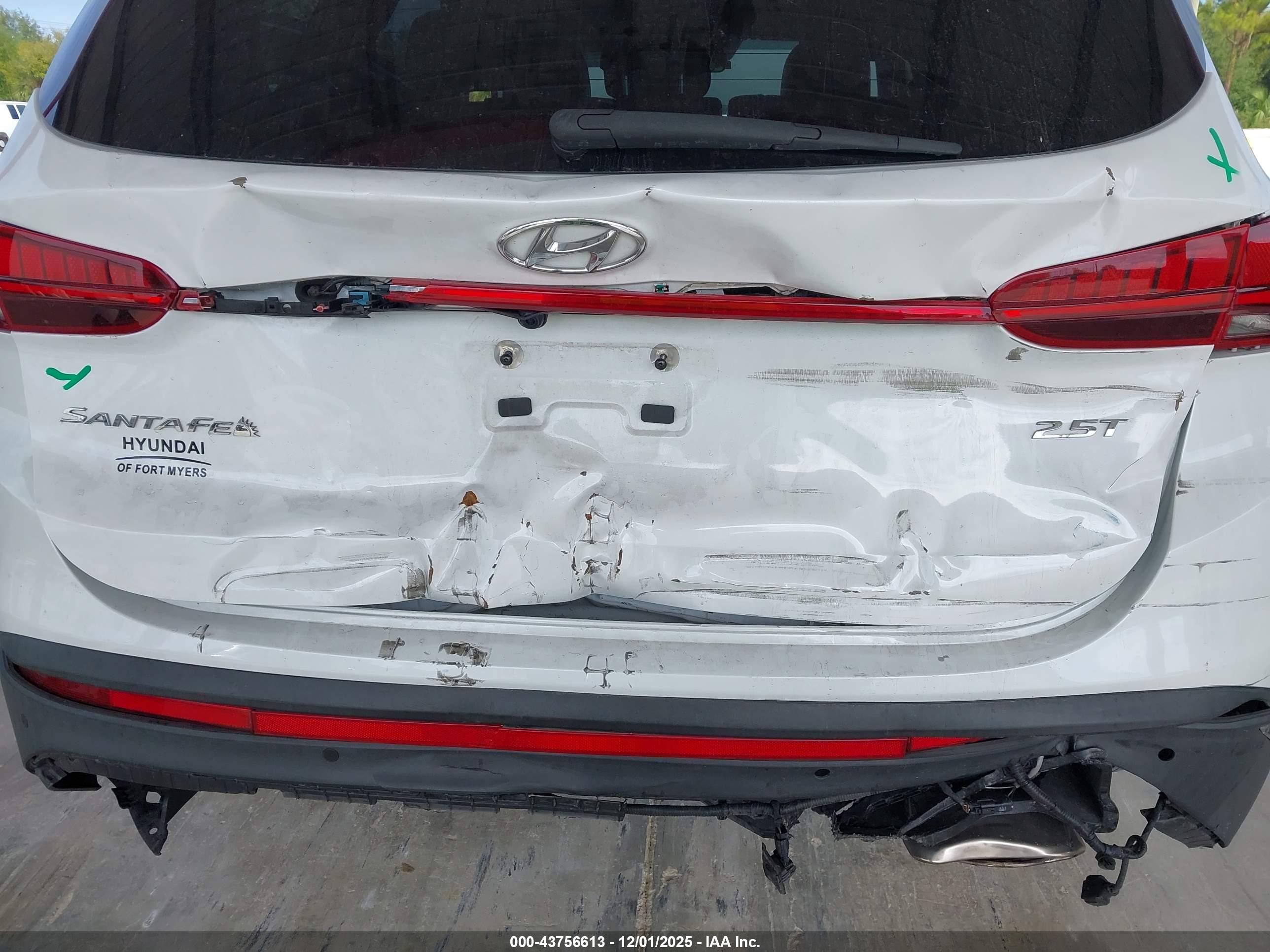 HYUNDAI SANTA image 6