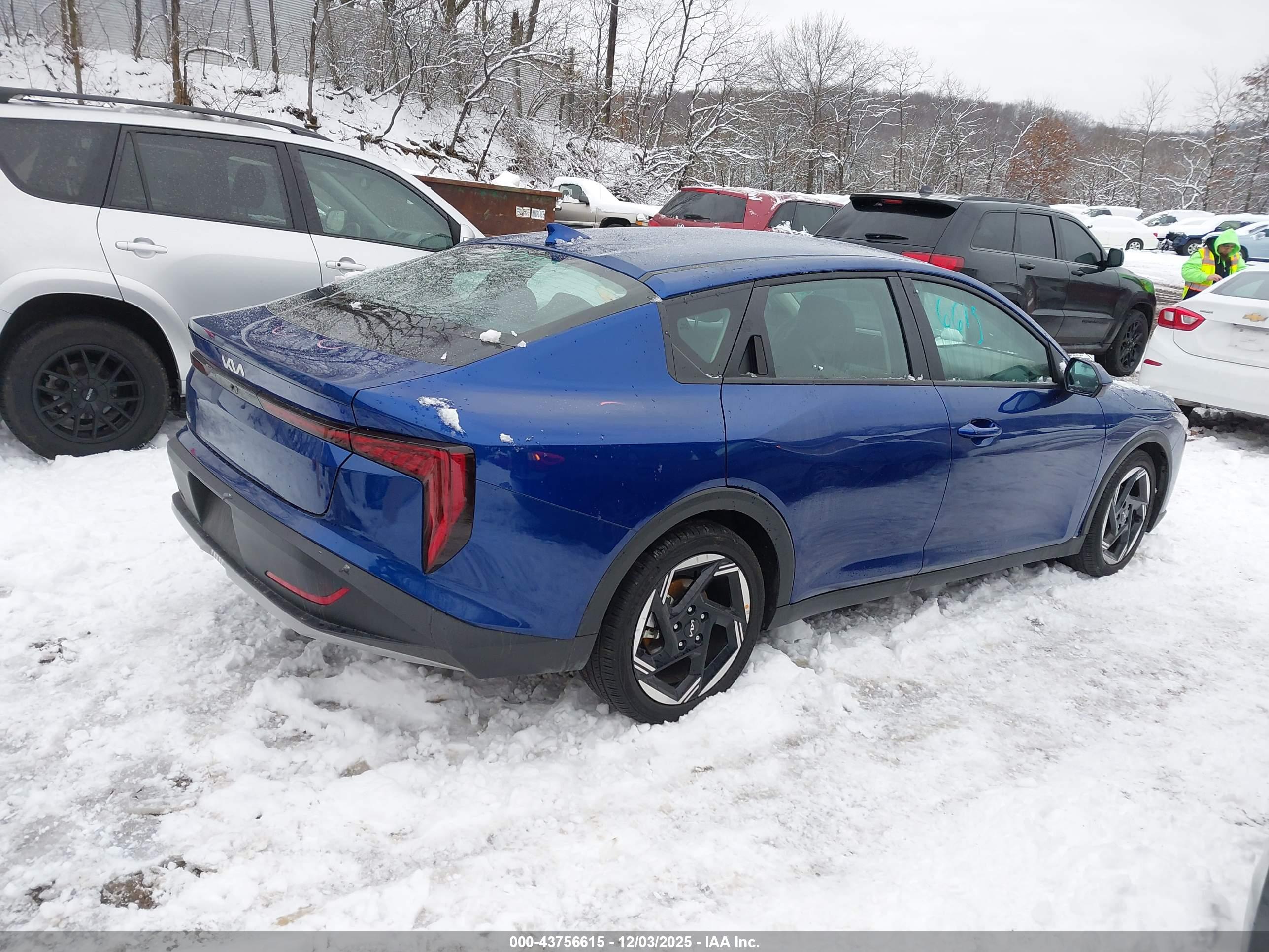 KIA K4 image 4