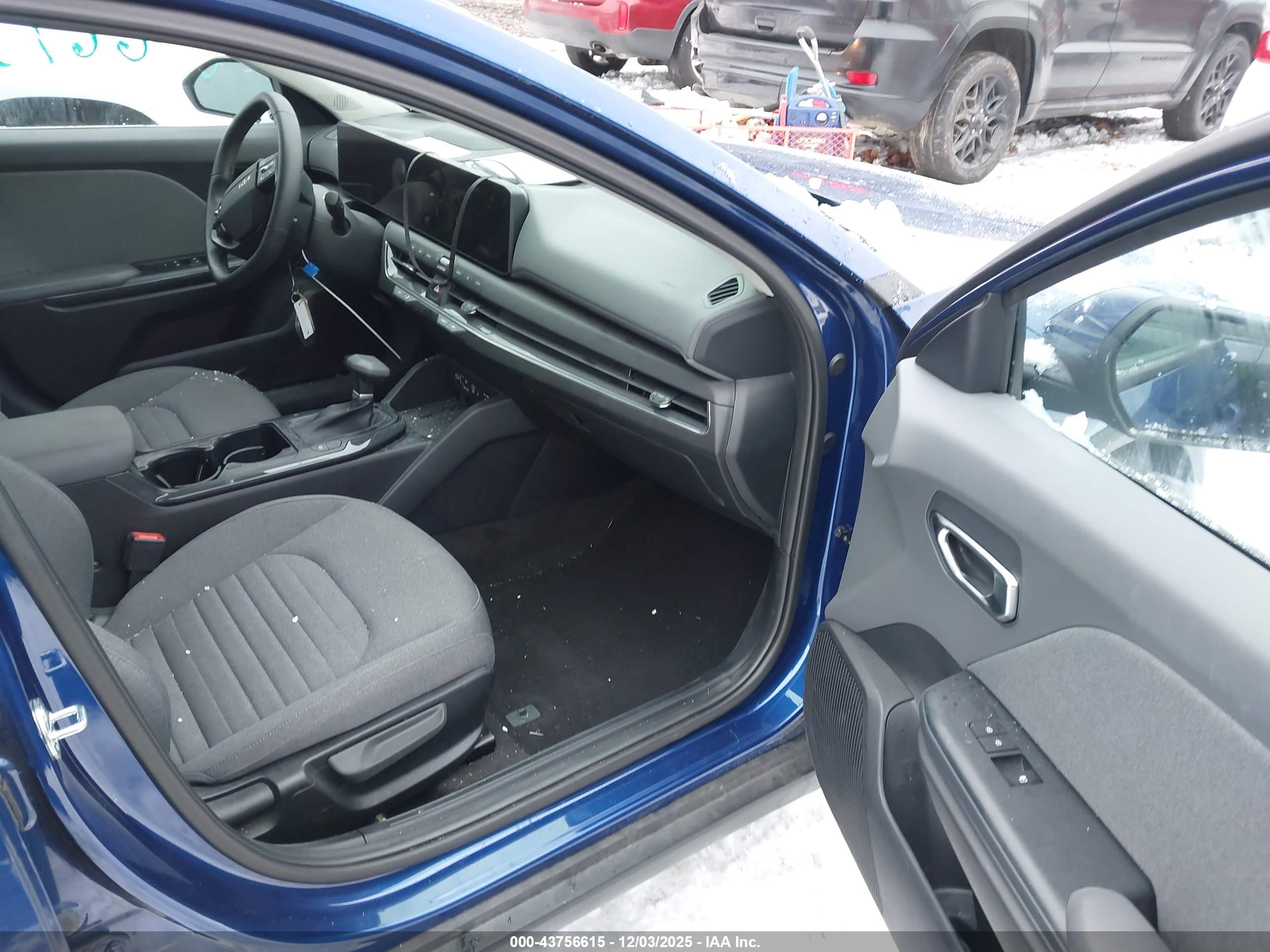 KIA K4 image 5
