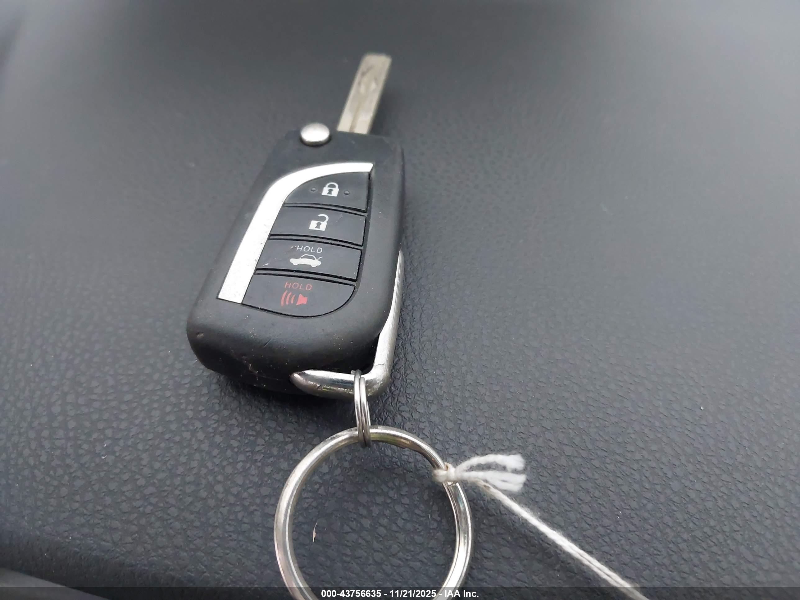 TOYOTA CAMRY image 11