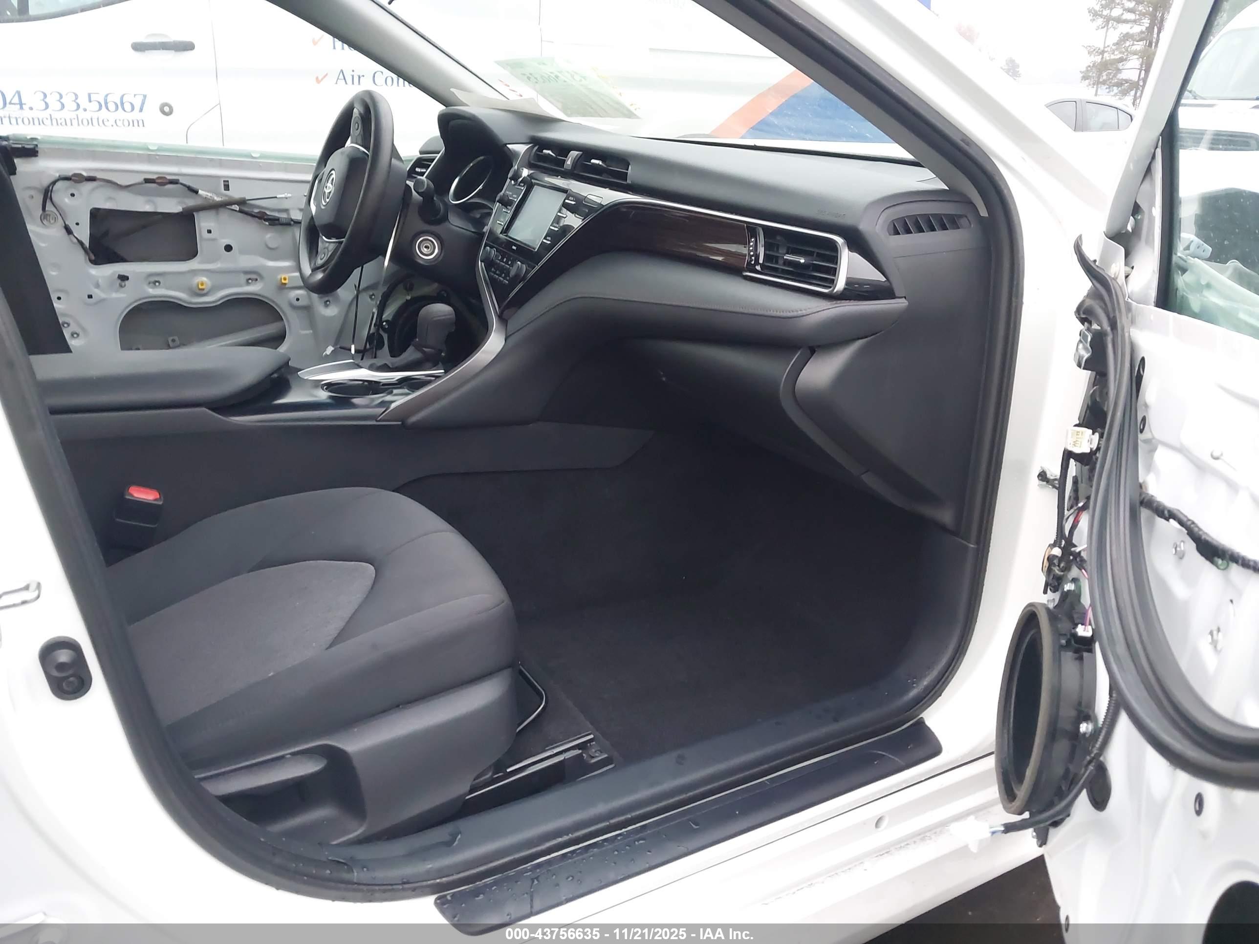 TOYOTA CAMRY image 5