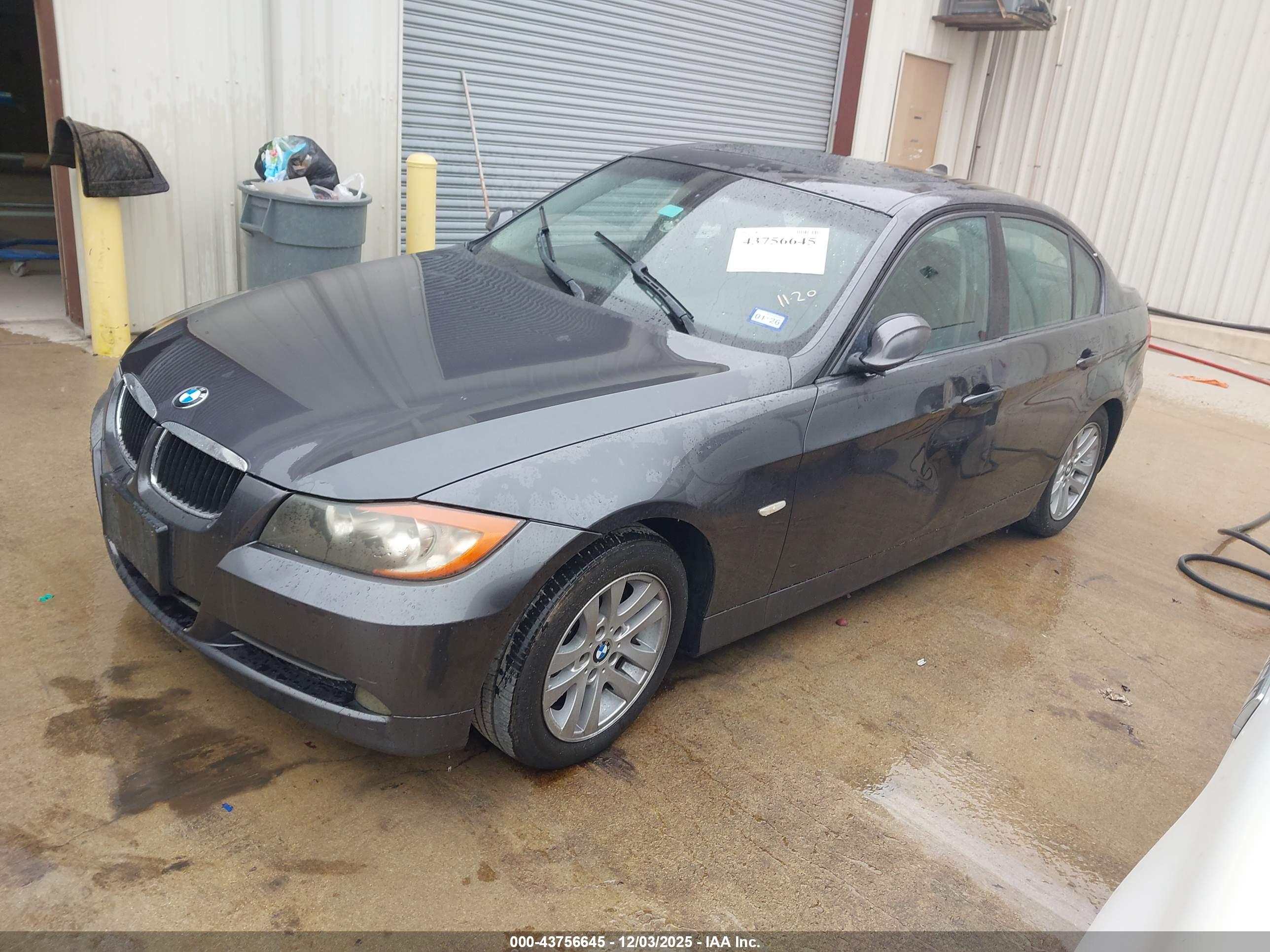 BMW 328I image 2