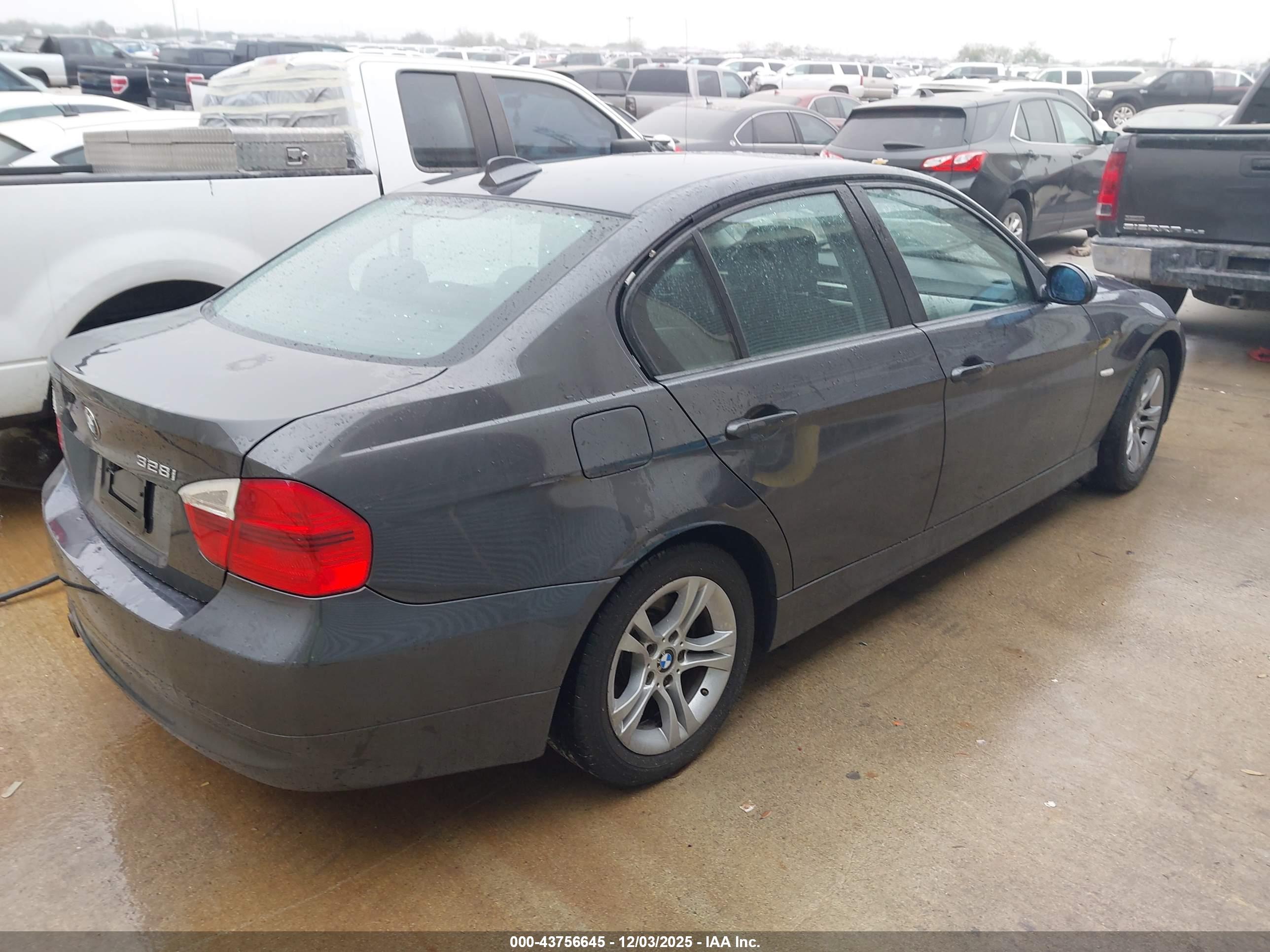 BMW 328I image 4