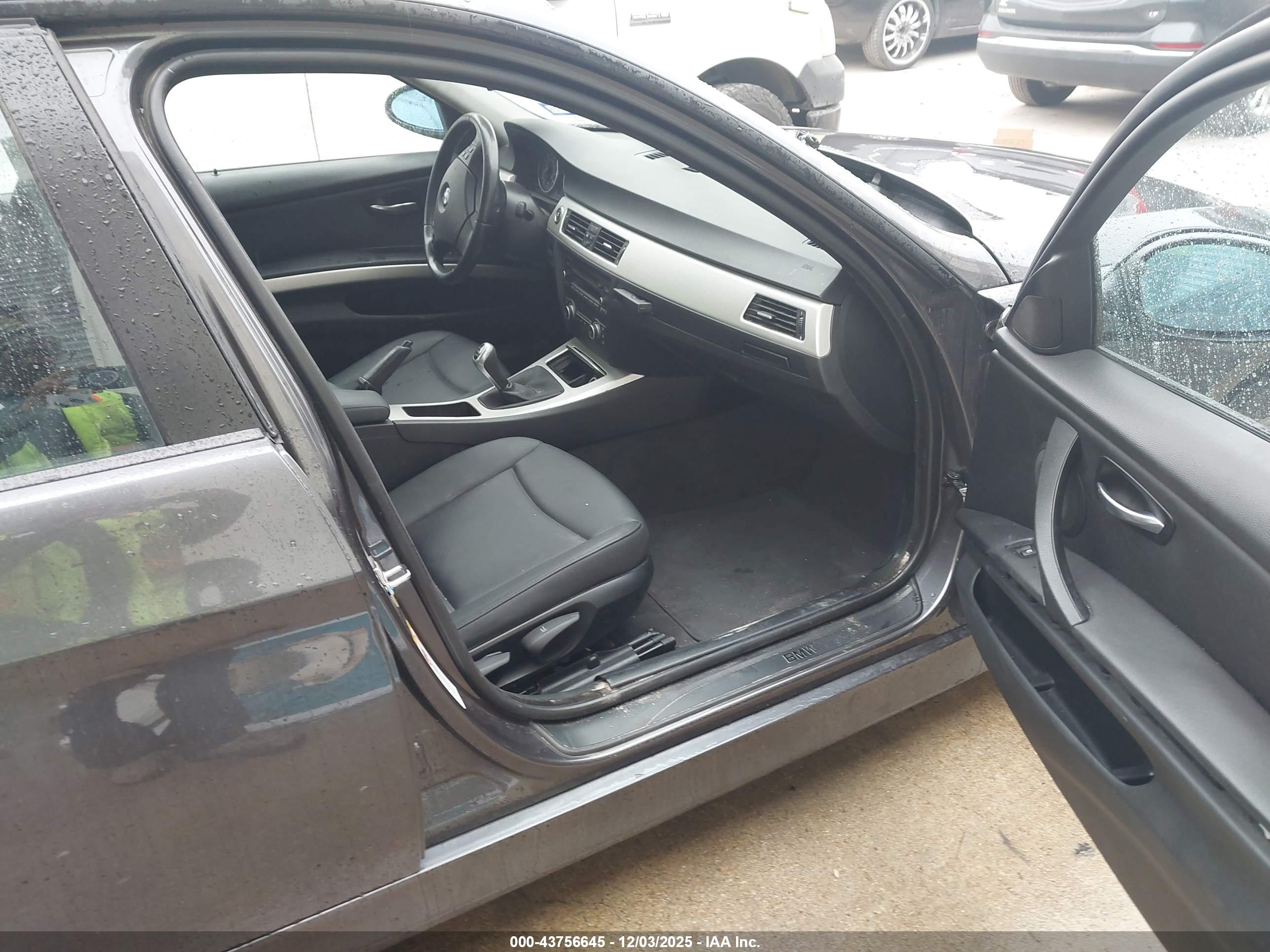 BMW 328I image 5