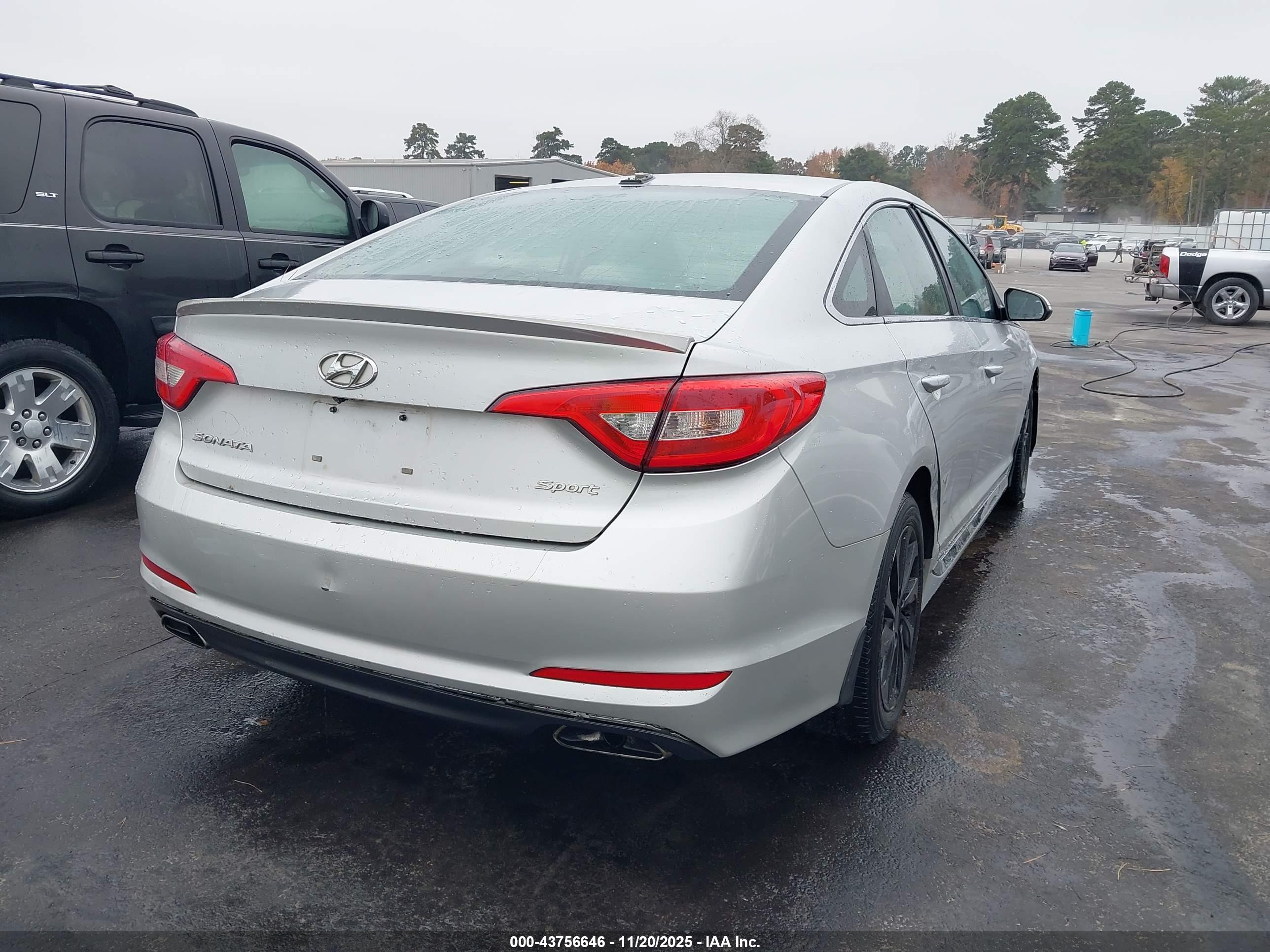 HYUNDAI SONATA image 4