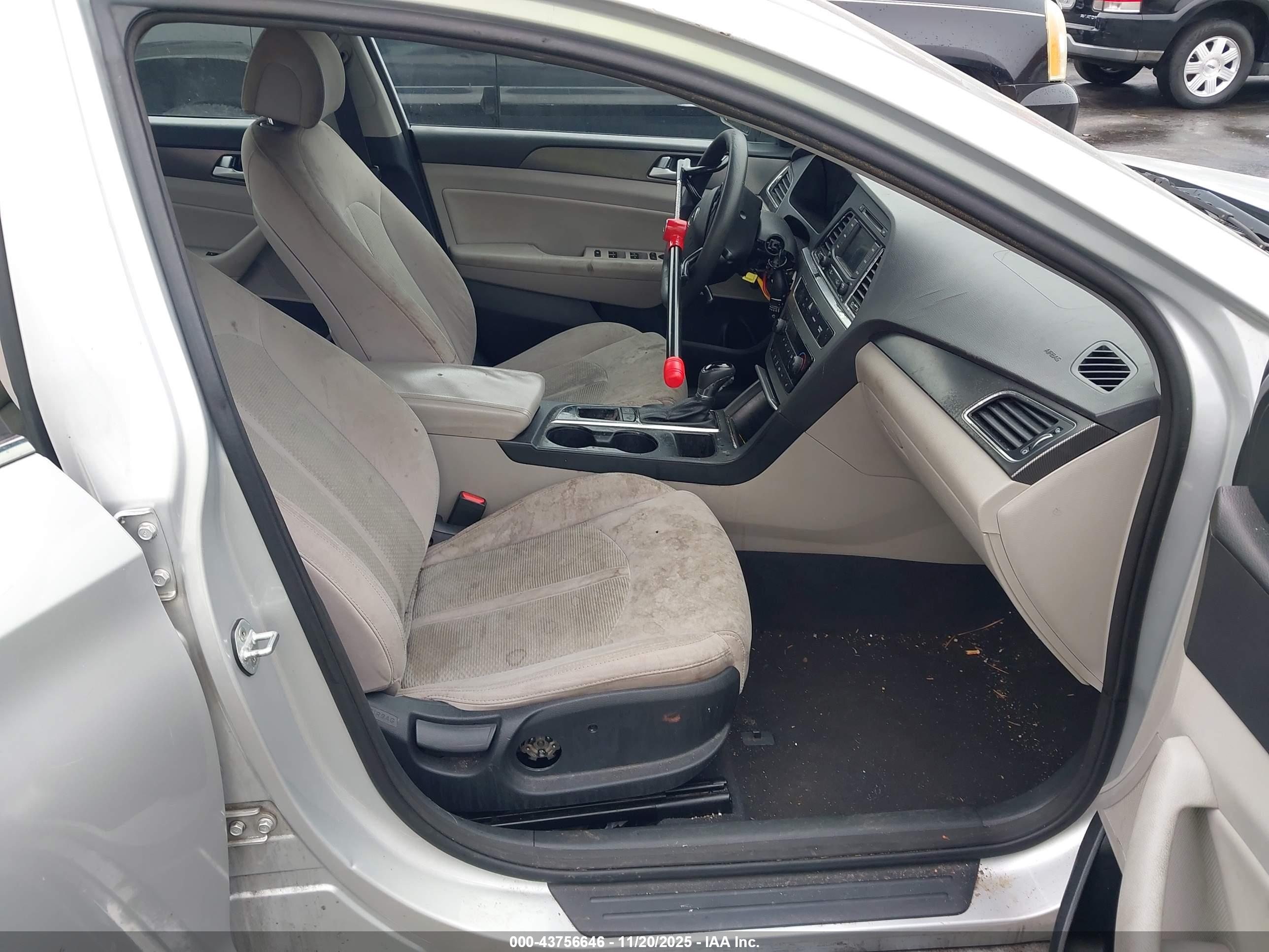 HYUNDAI SONATA image 5