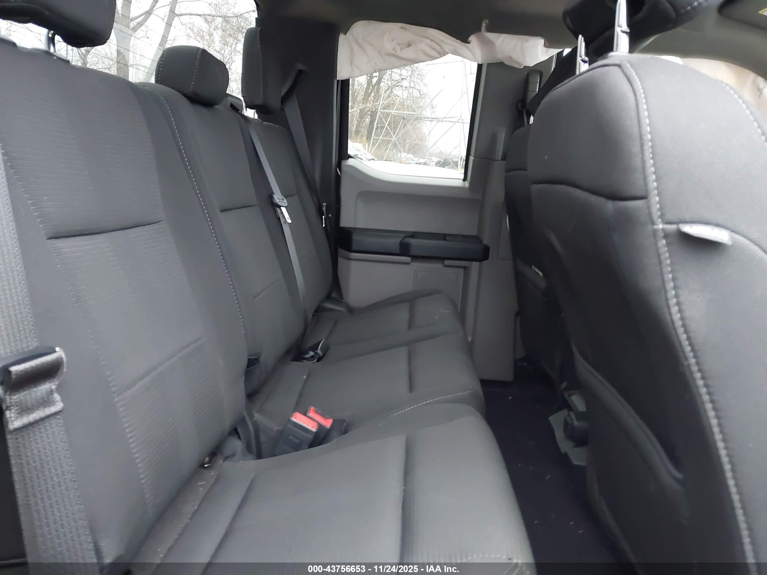 FORD F-150 image 8
