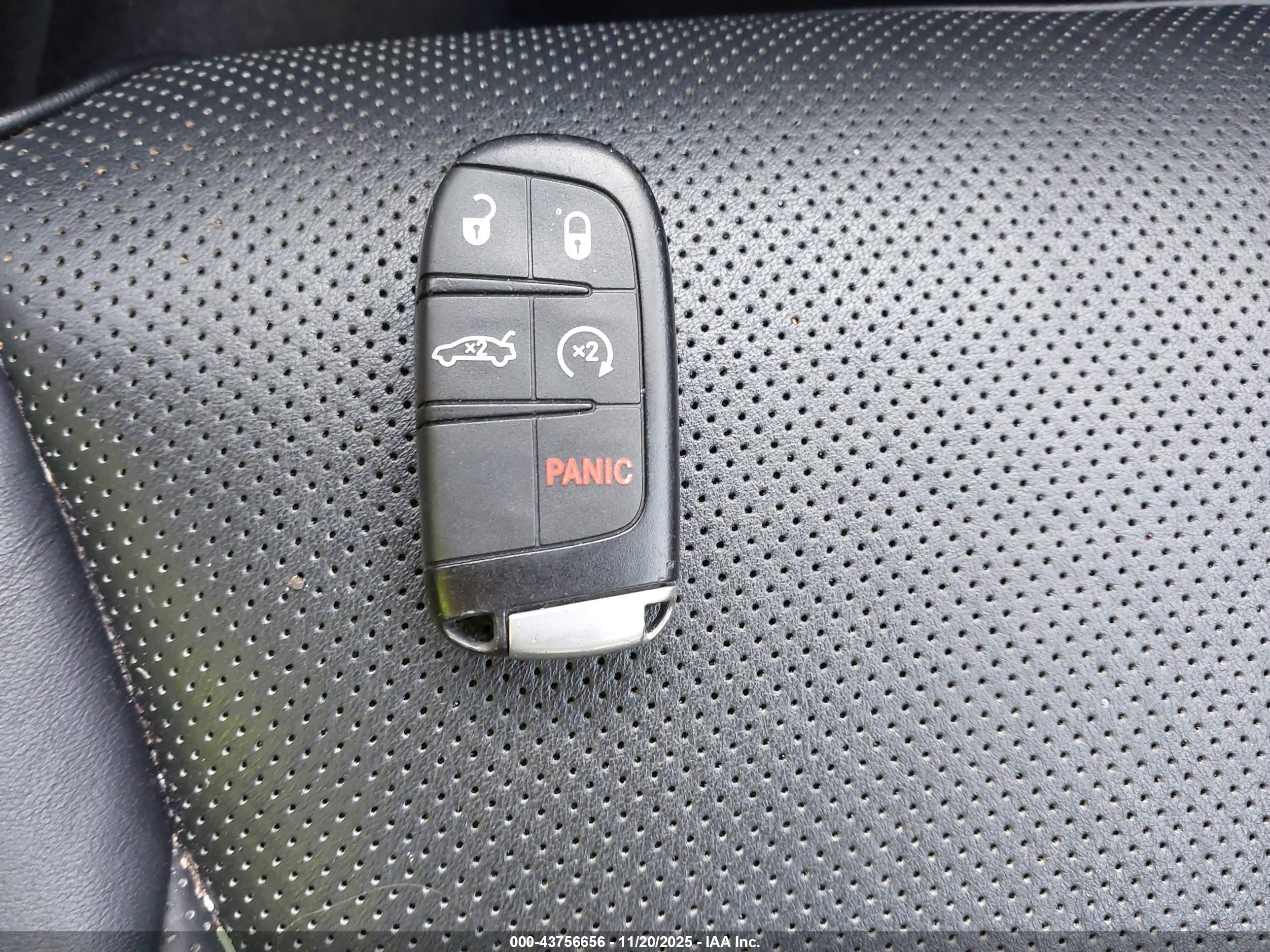 CHRYSLER 300C image 11