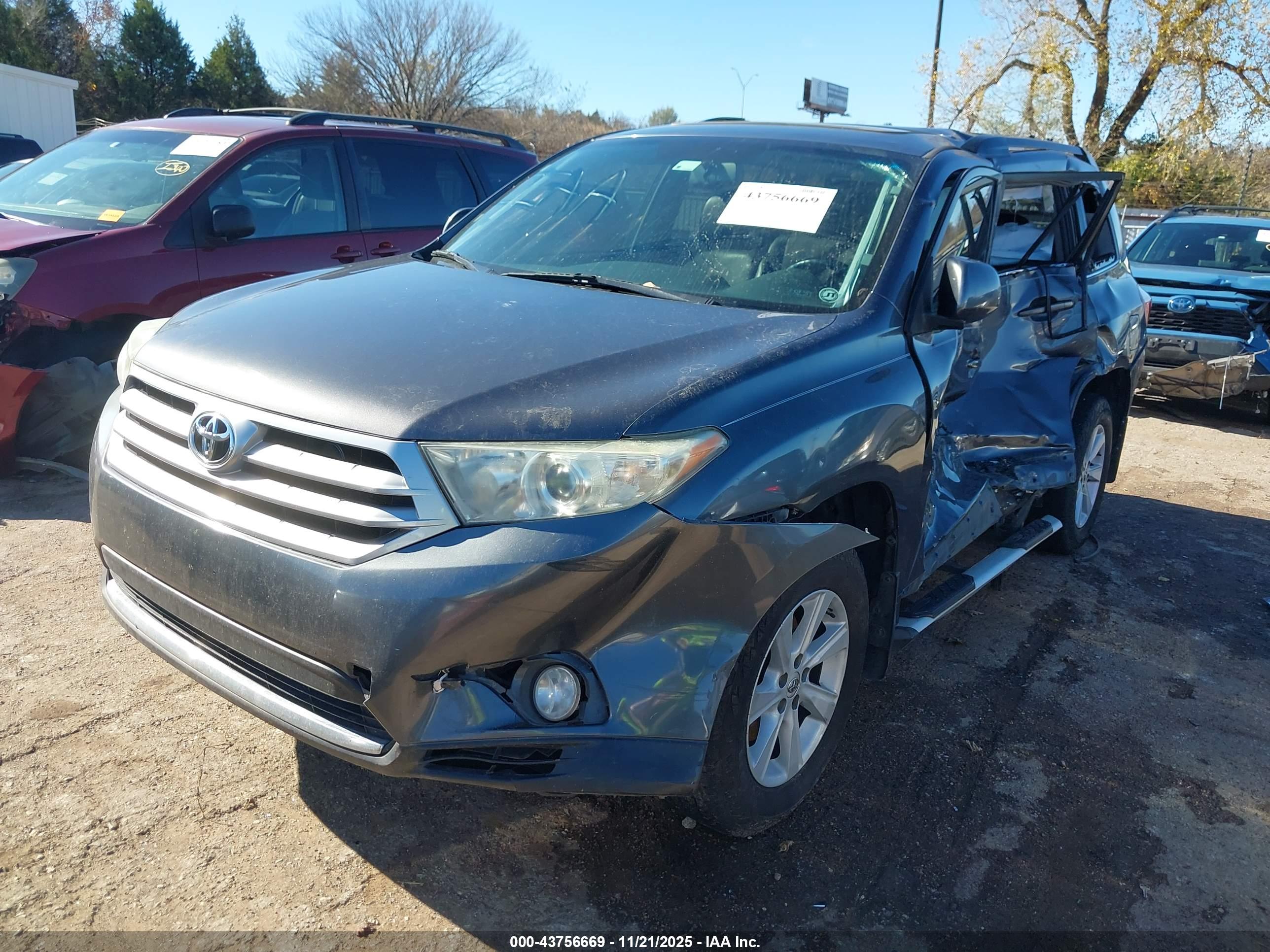 TOYOTA HIGHLANDER image 2
