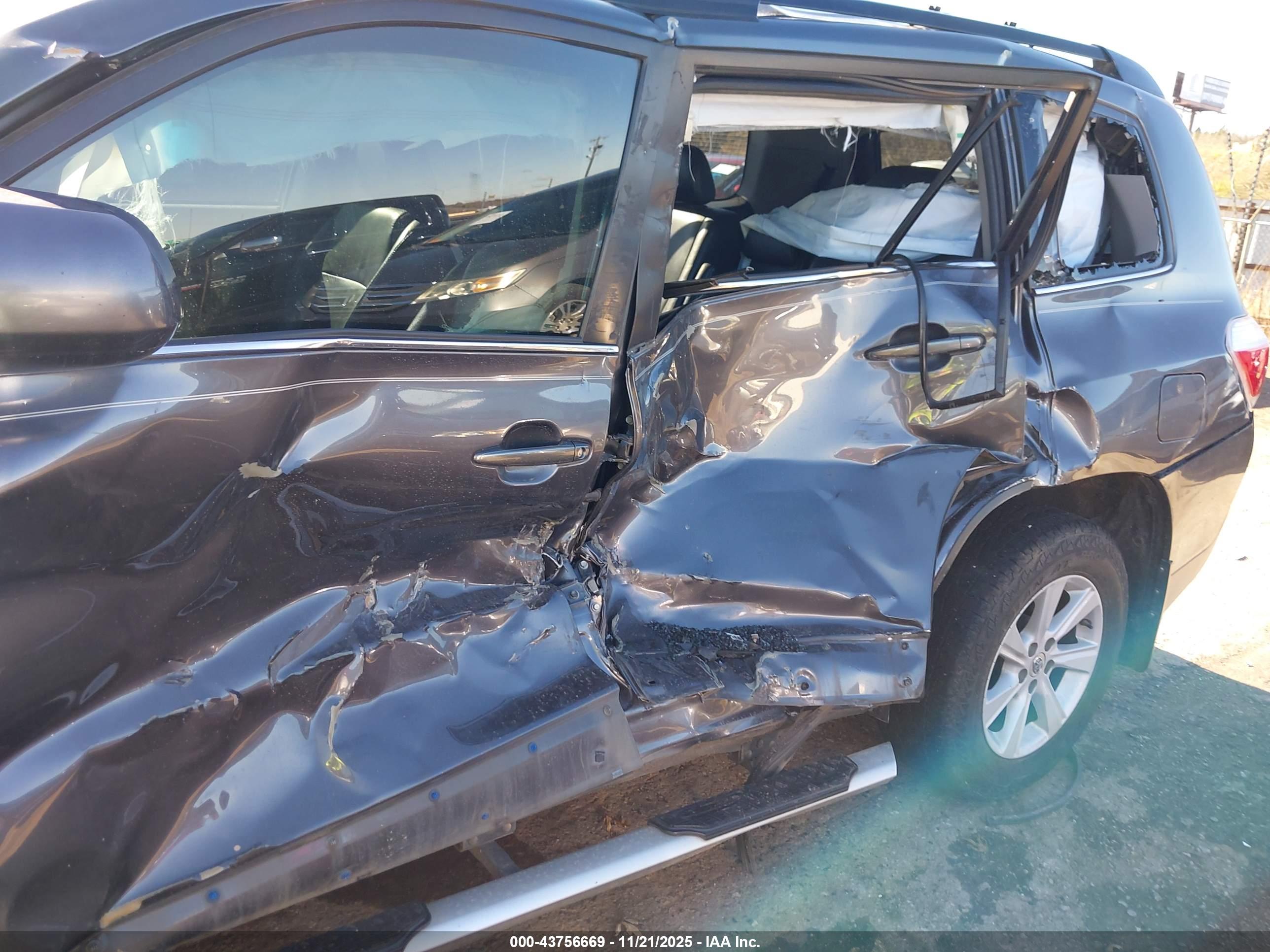 TOYOTA HIGHLANDER image 6
