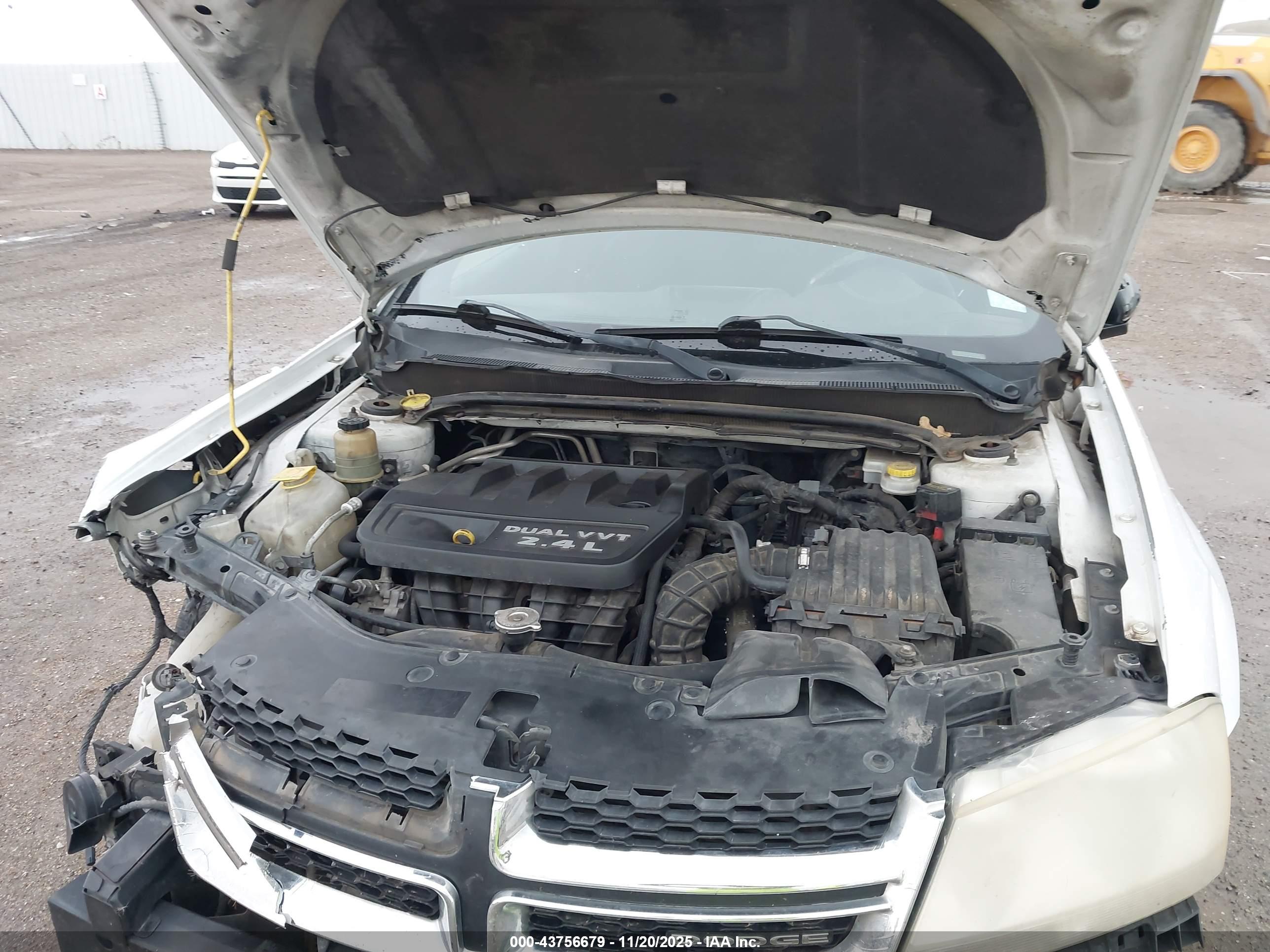 DODGE AVENGER image 10
