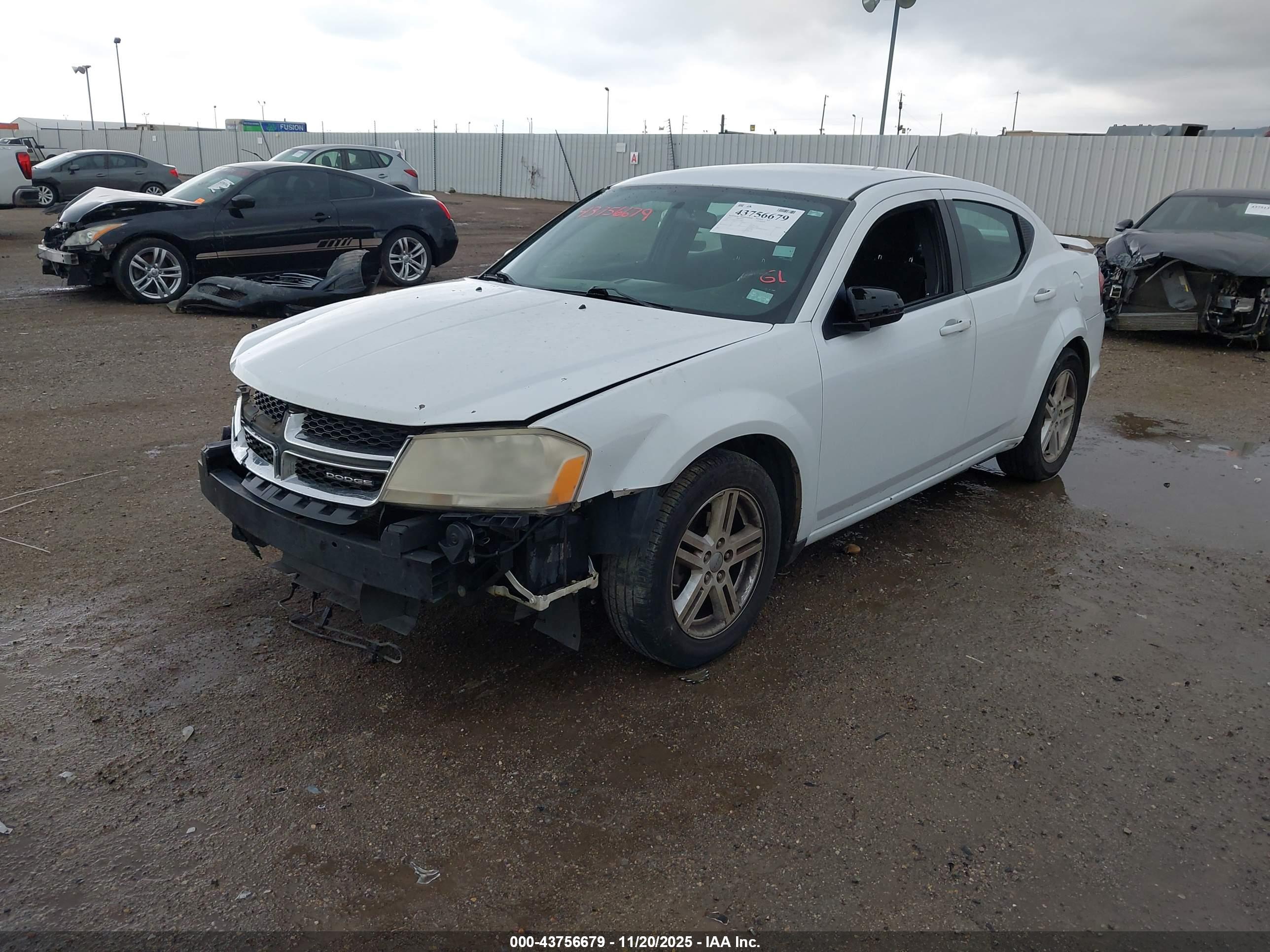 DODGE AVENGER image 2