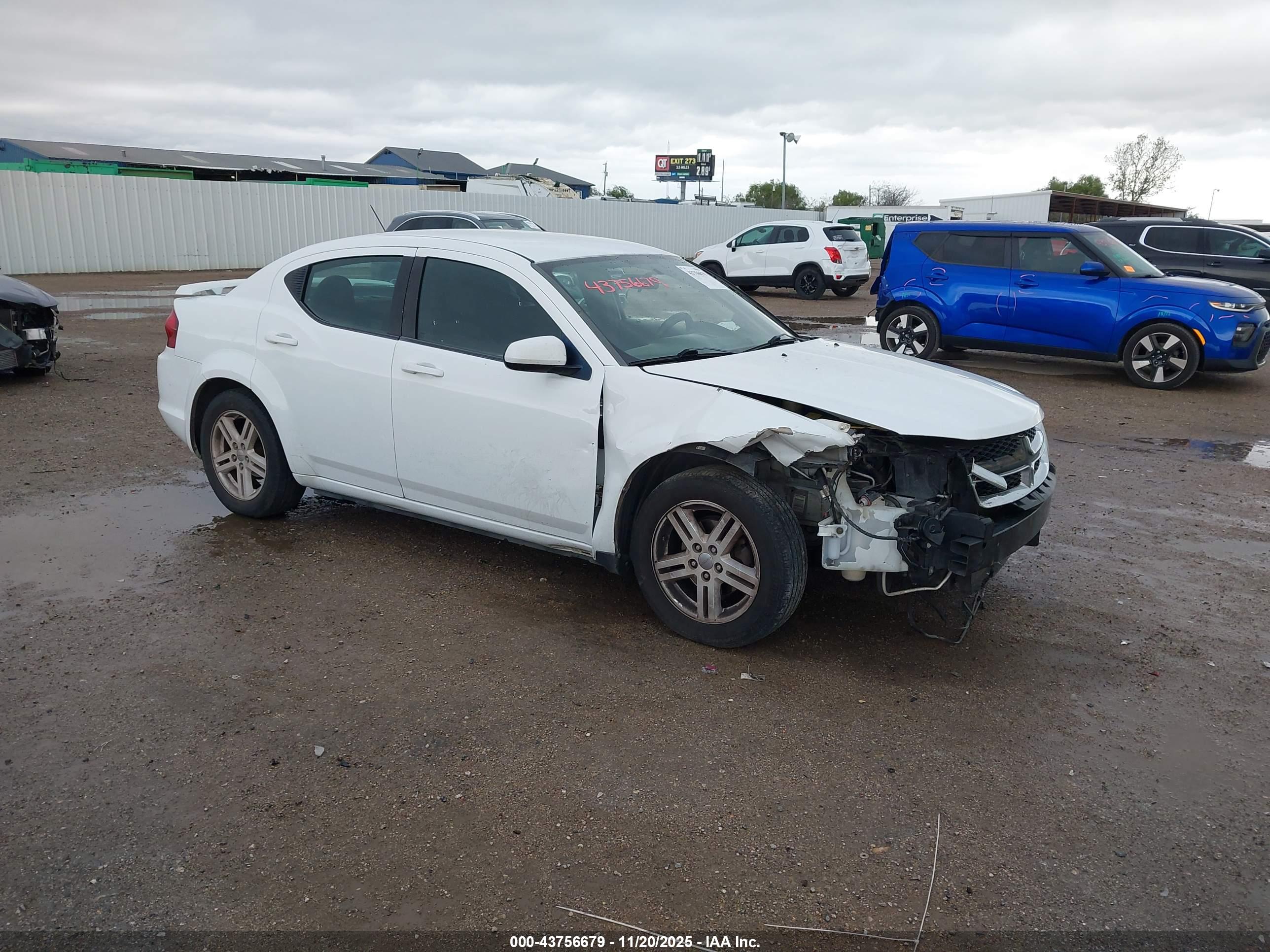 DODGE AVENGER image 6