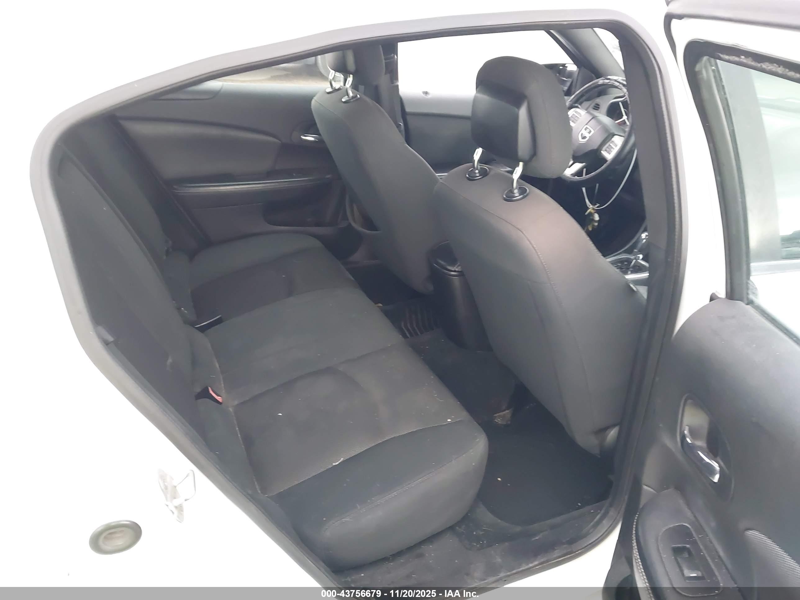 DODGE AVENGER image 8