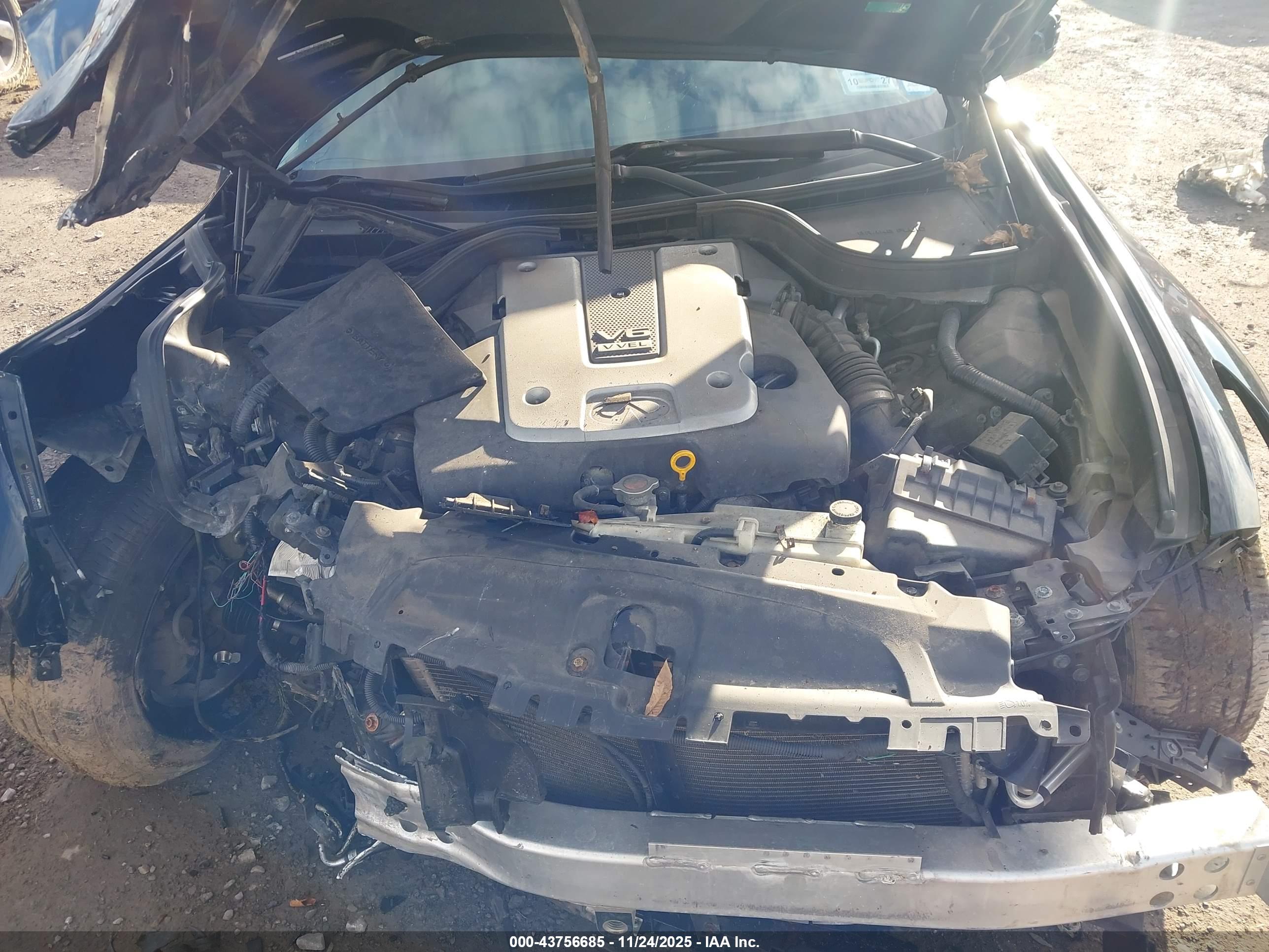 INFINITI Q40 image 10