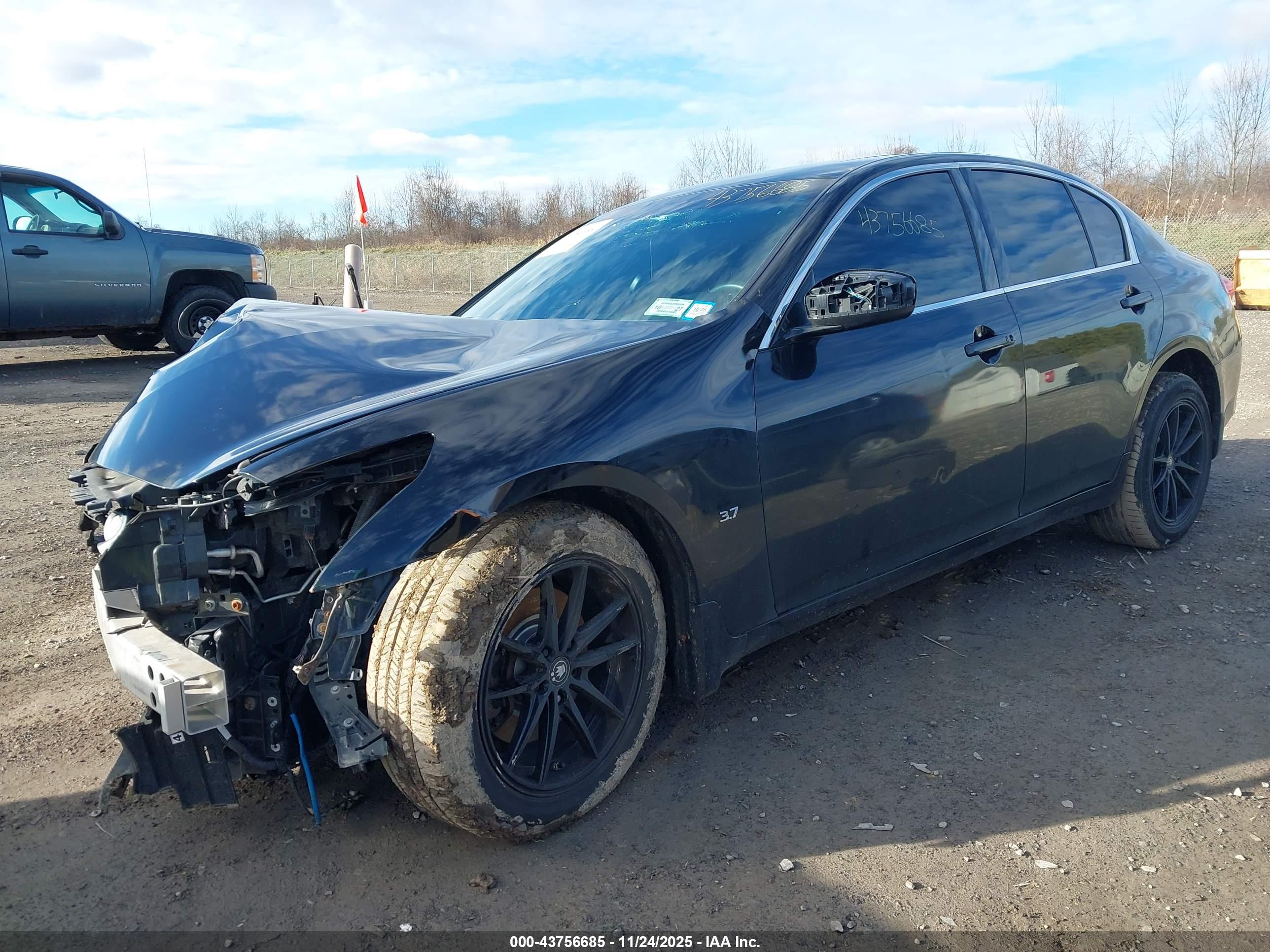 INFINITI Q40 image 2