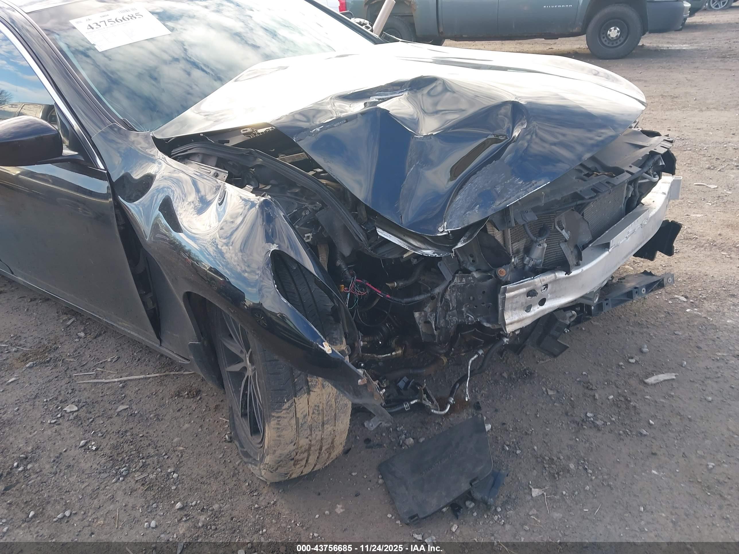 INFINITI Q40 image 6