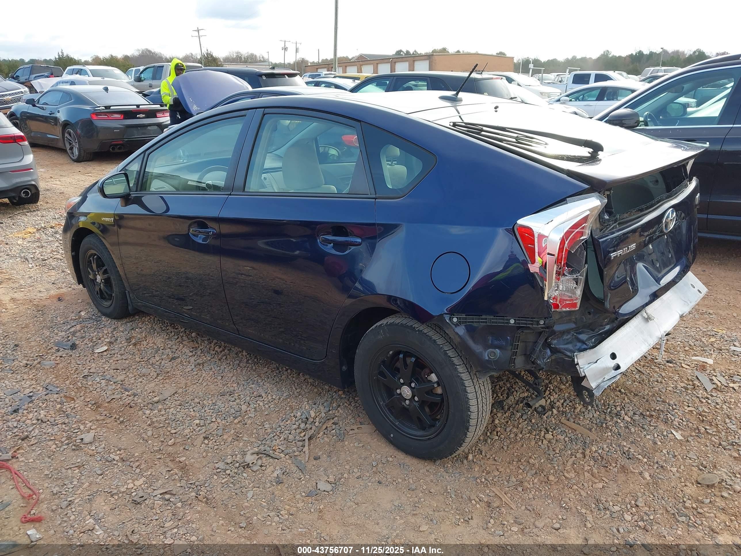TOYOTA PRIUS image 3