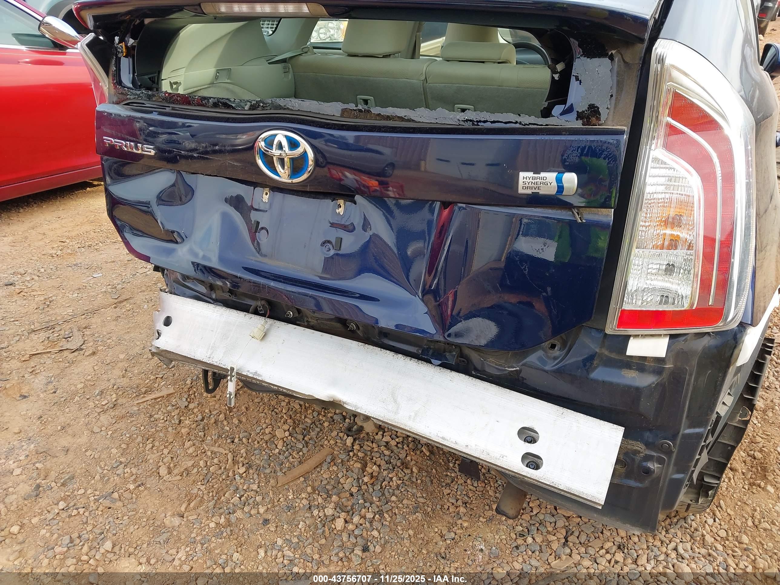 TOYOTA PRIUS image 6