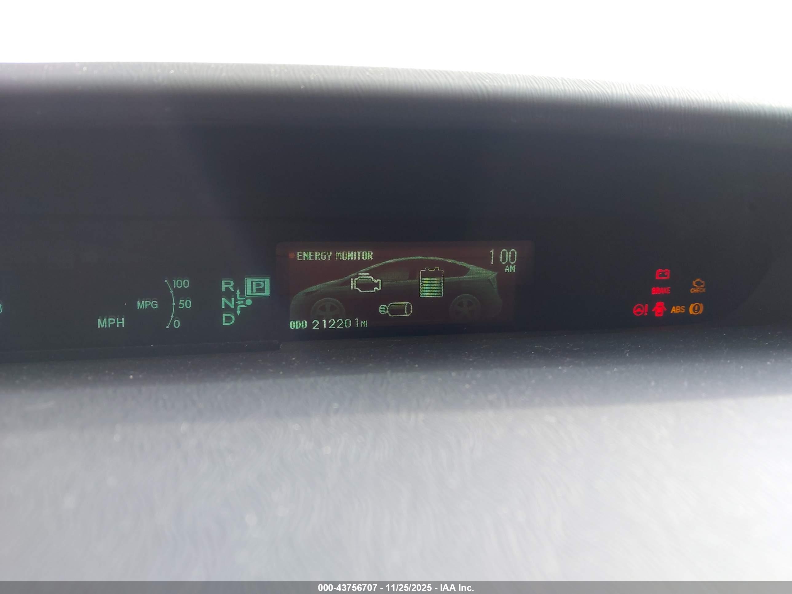 TOYOTA PRIUS image 7