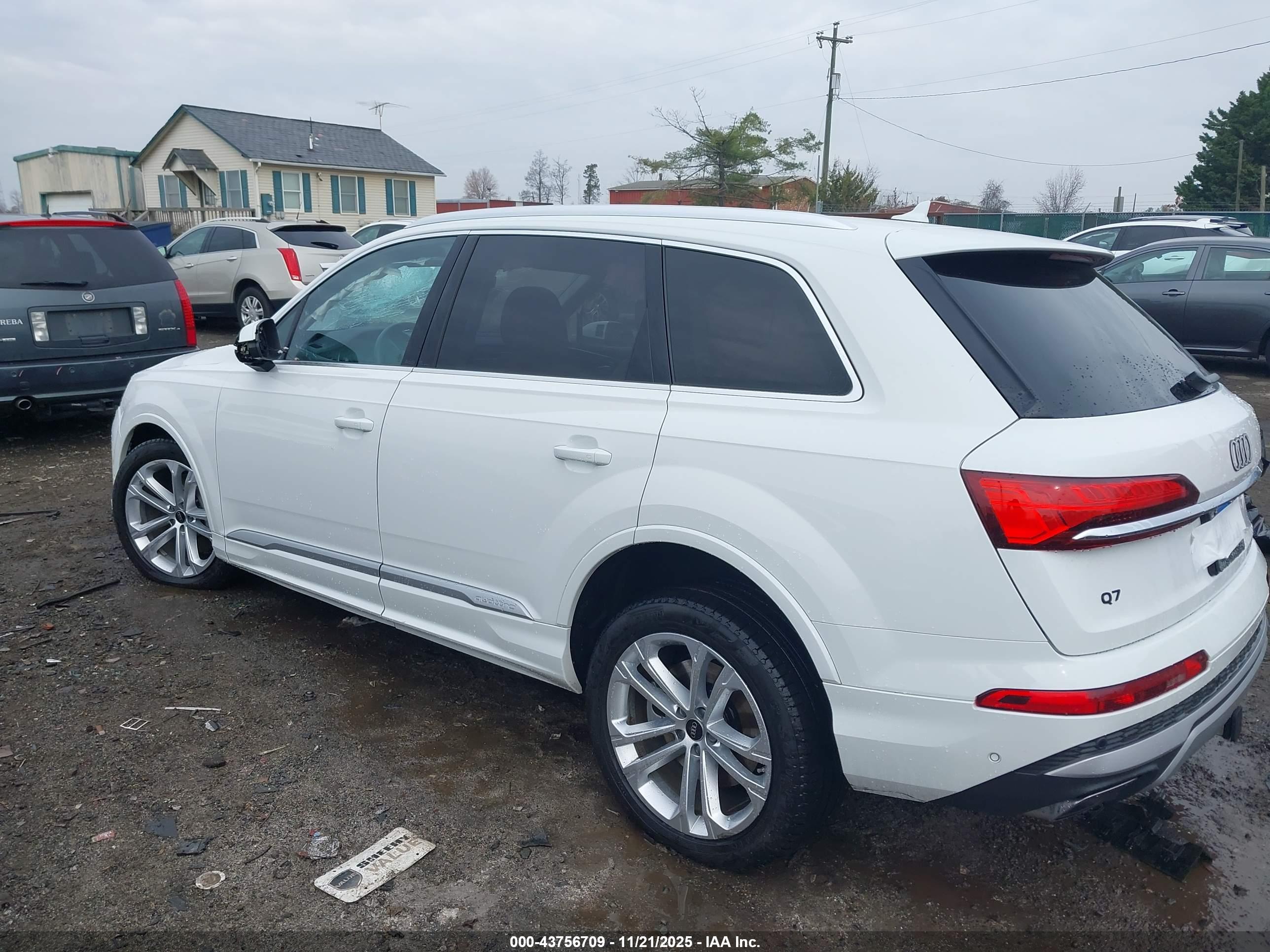 AUDI Q7 image 3