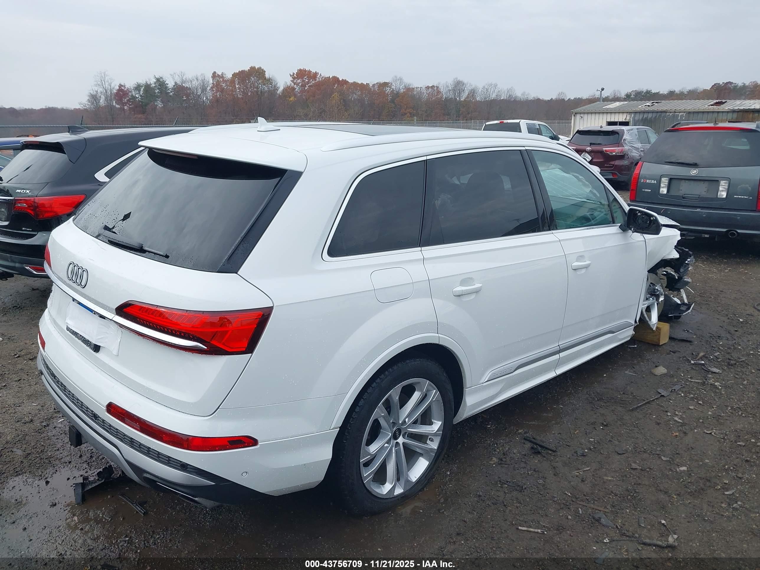 AUDI Q7 image 4