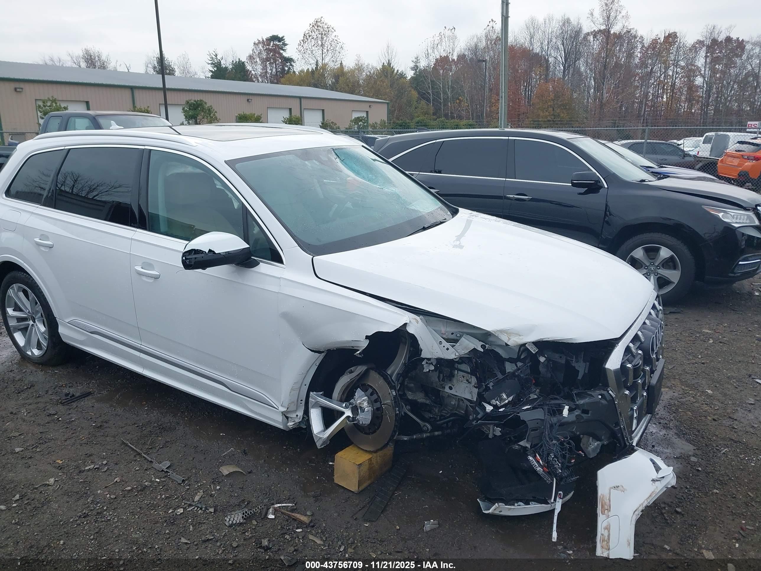 AUDI Q7 image 6