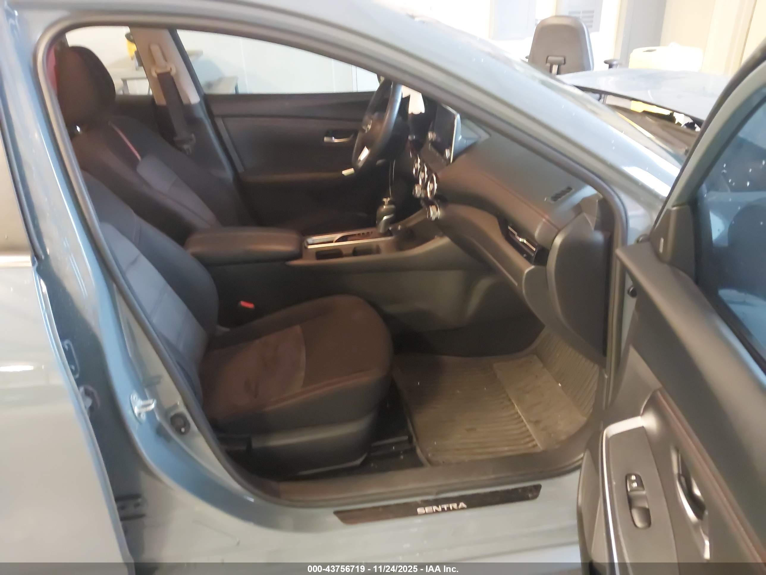 NISSAN SENTRA image 5