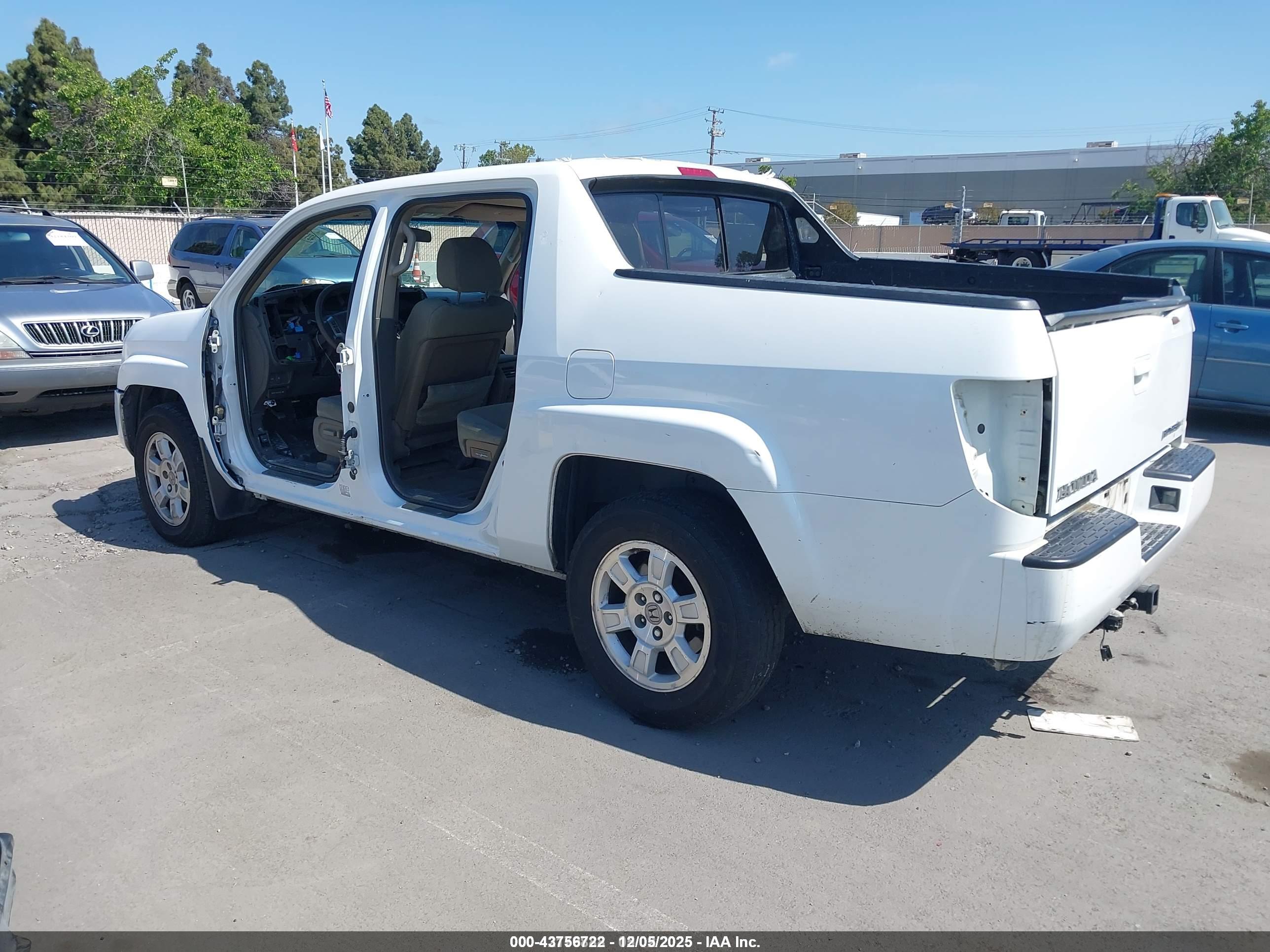 HONDA RIDGELINE image 3