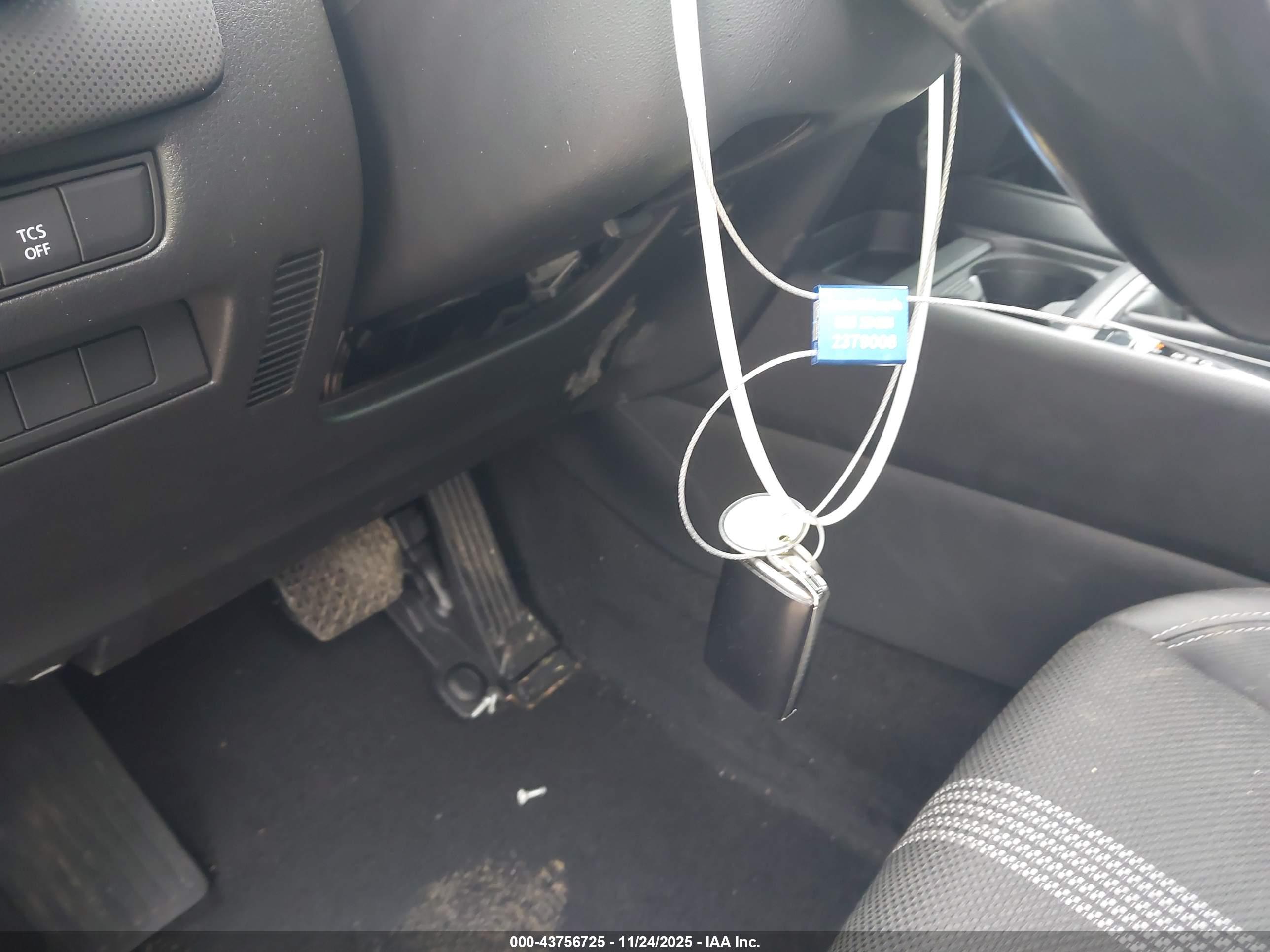 MAZDA CX-50 image 11