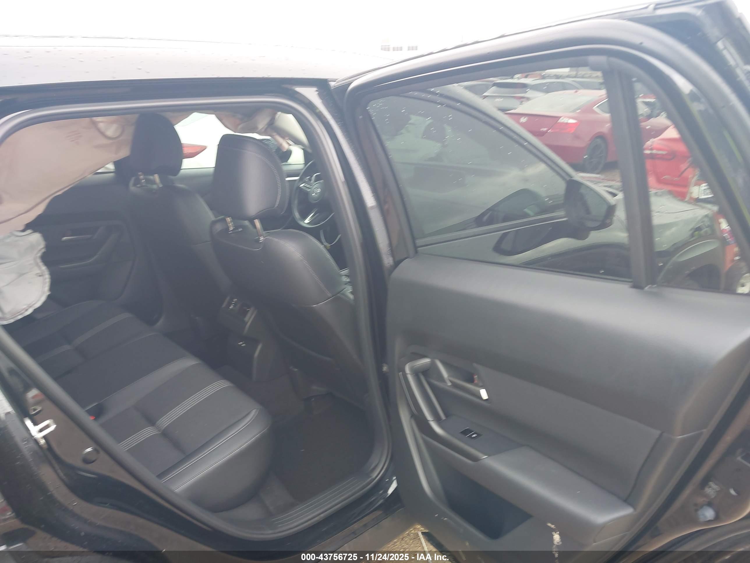MAZDA CX-50 image 8