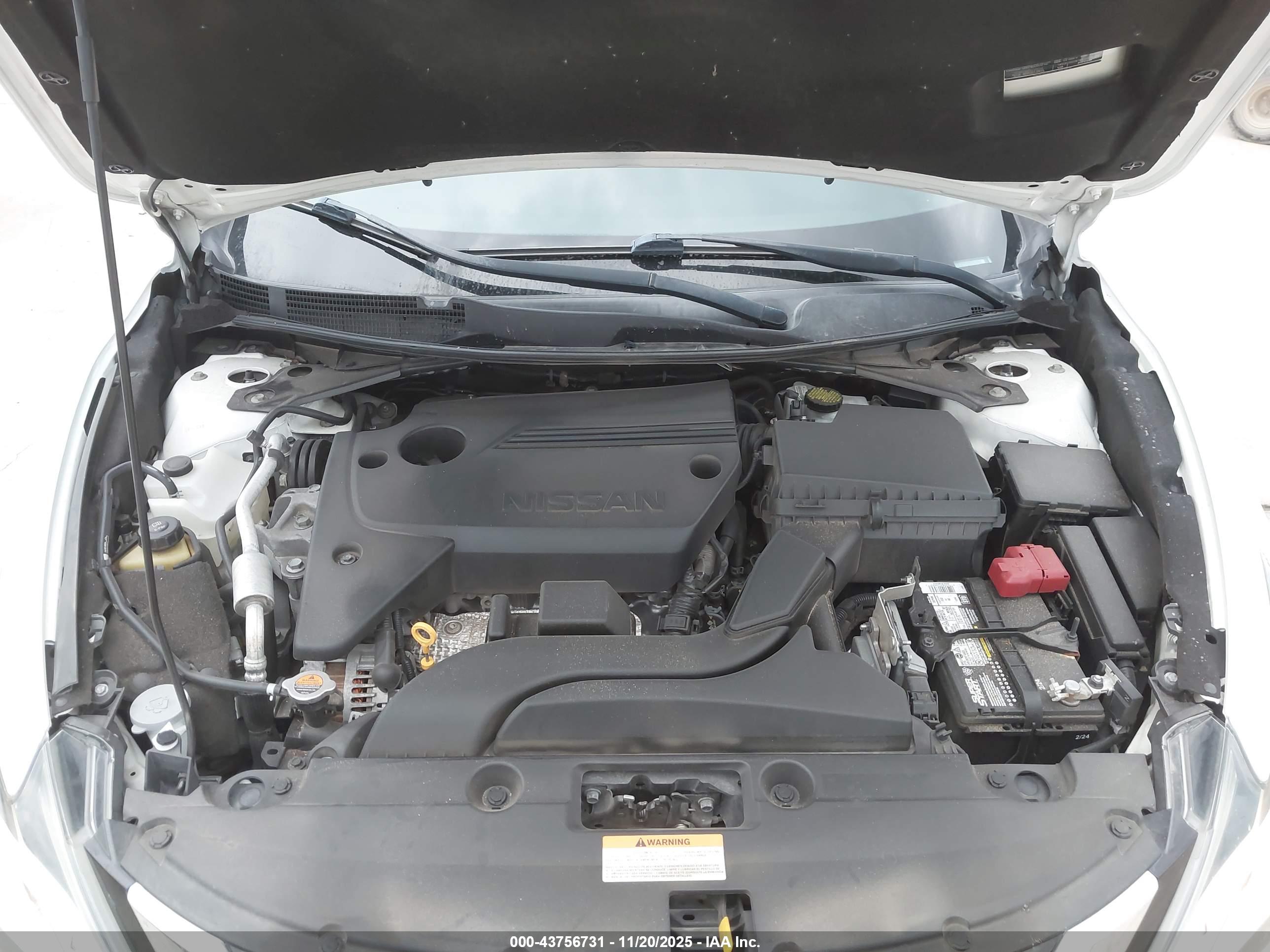 NISSAN ALTIMA image 10