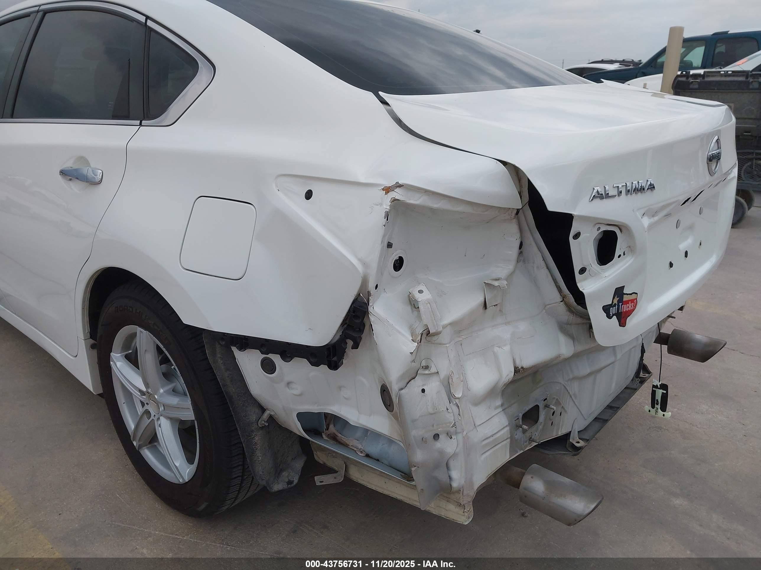 NISSAN ALTIMA image 6