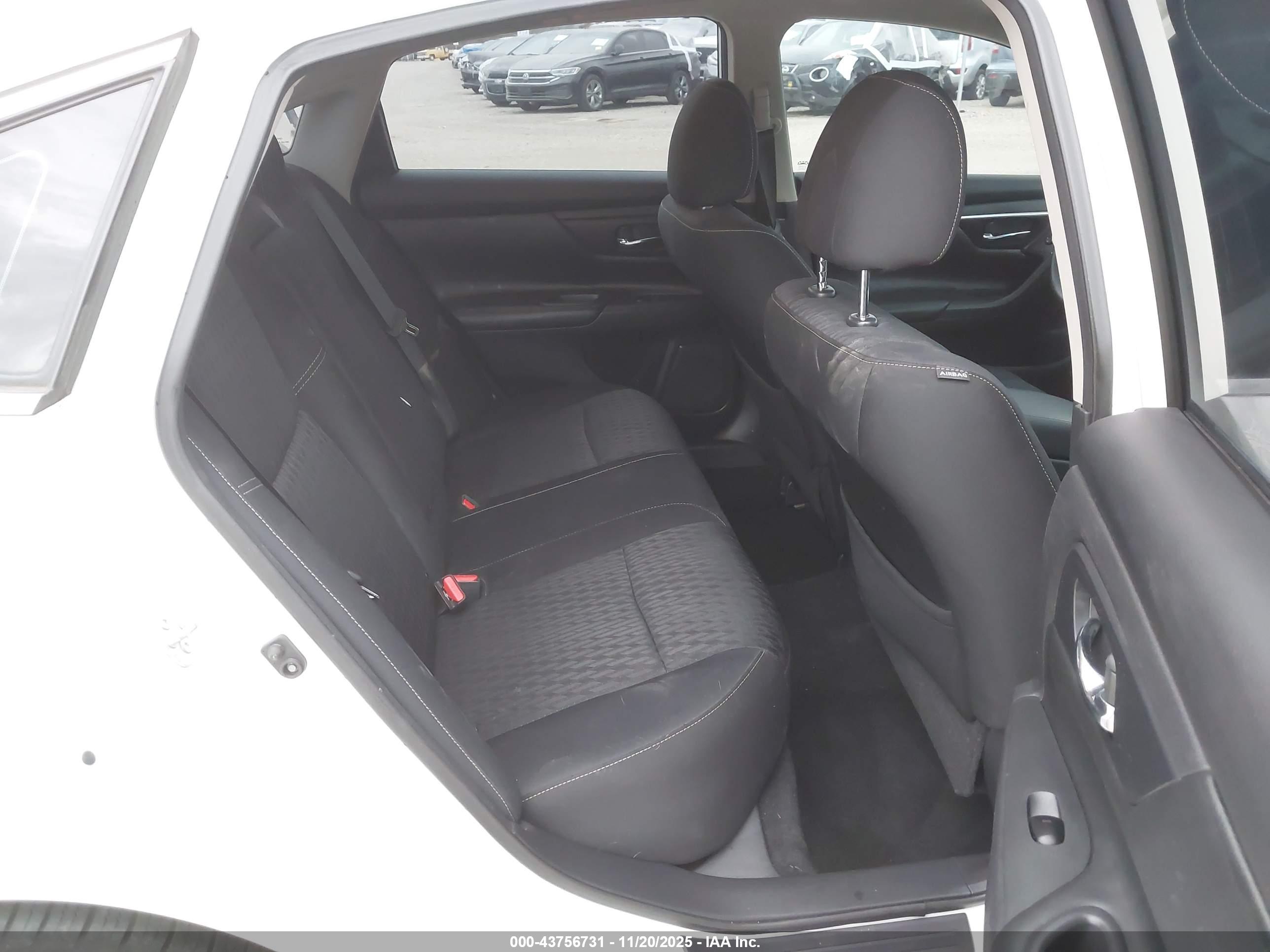 NISSAN ALTIMA image 8