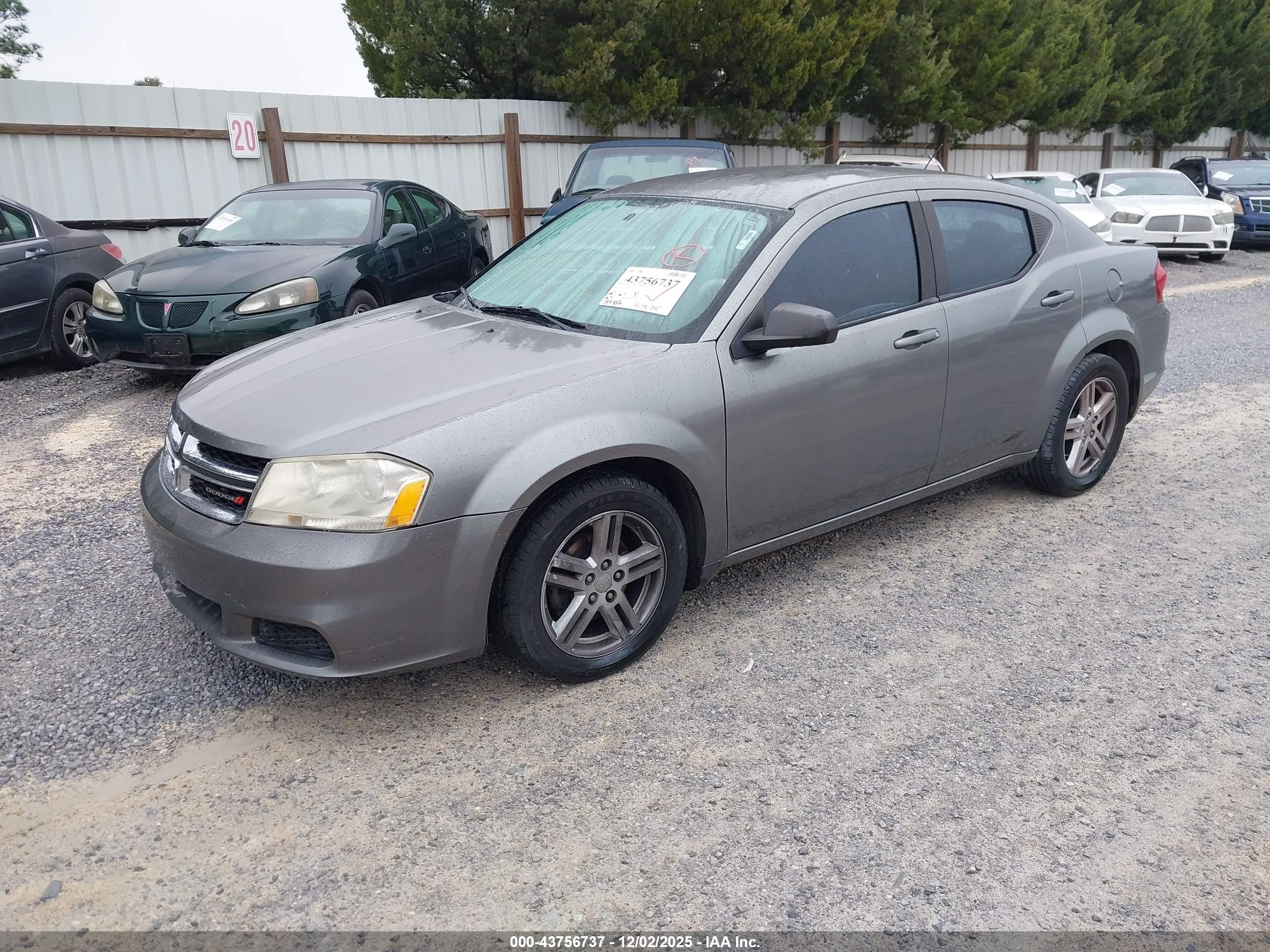DODGE AVENGER image 2