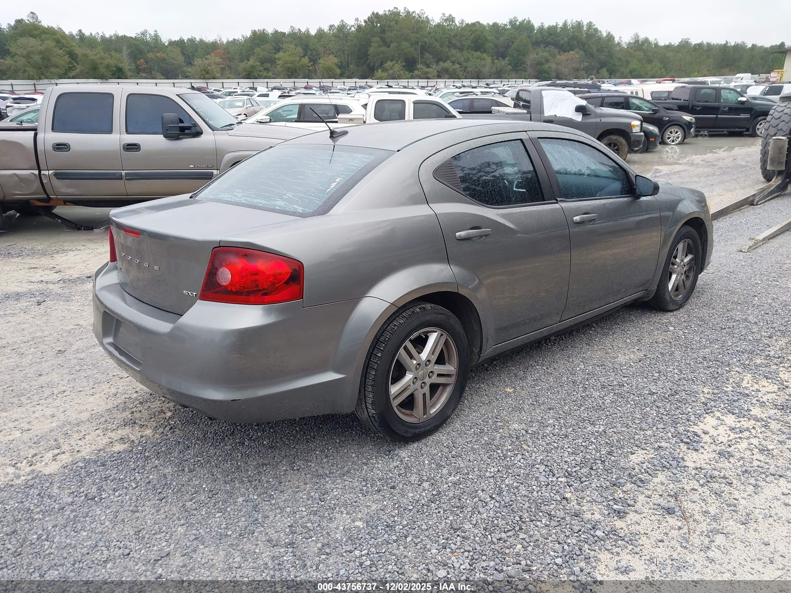 DODGE AVENGER image 4