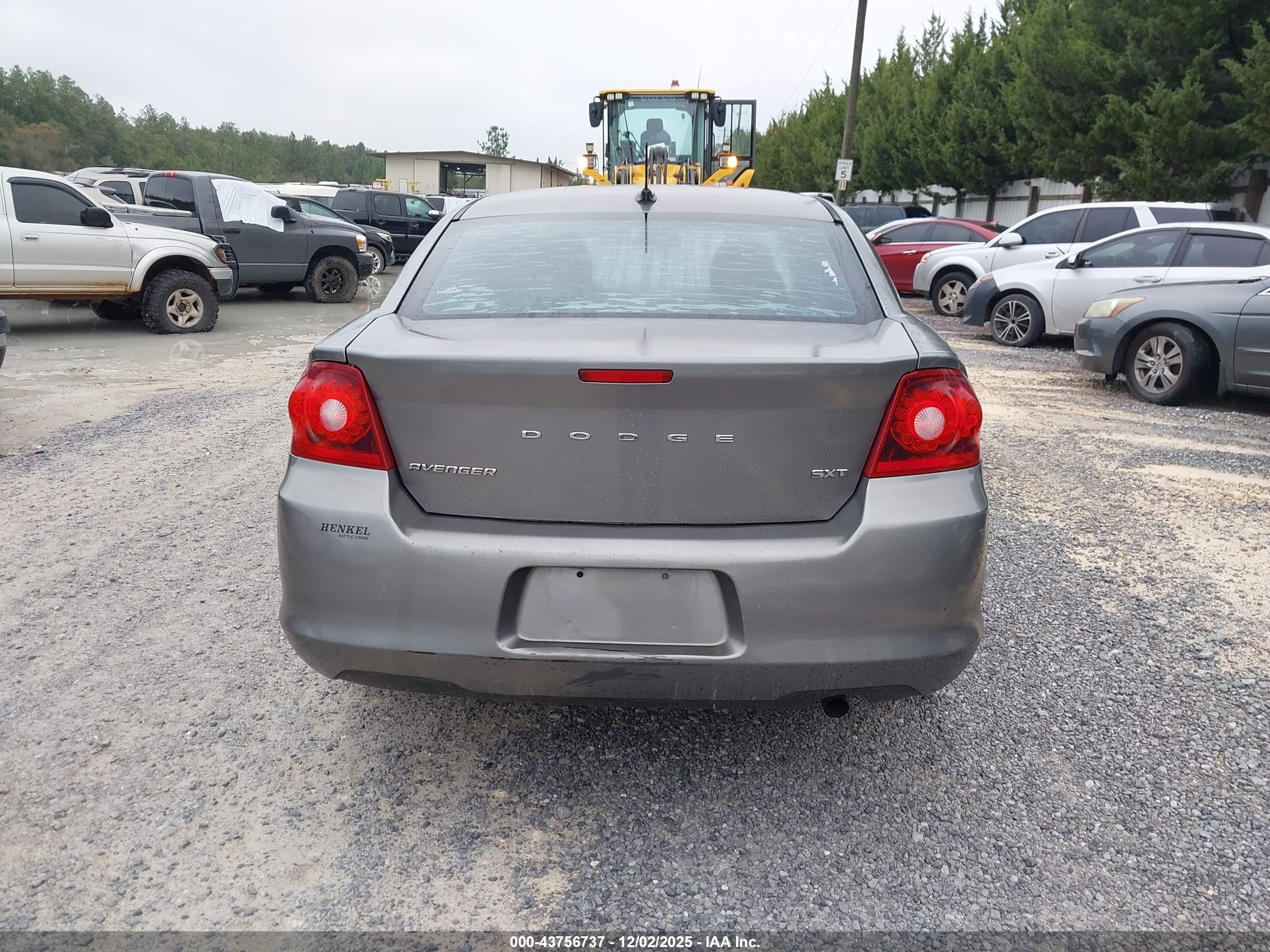DODGE AVENGER image 6