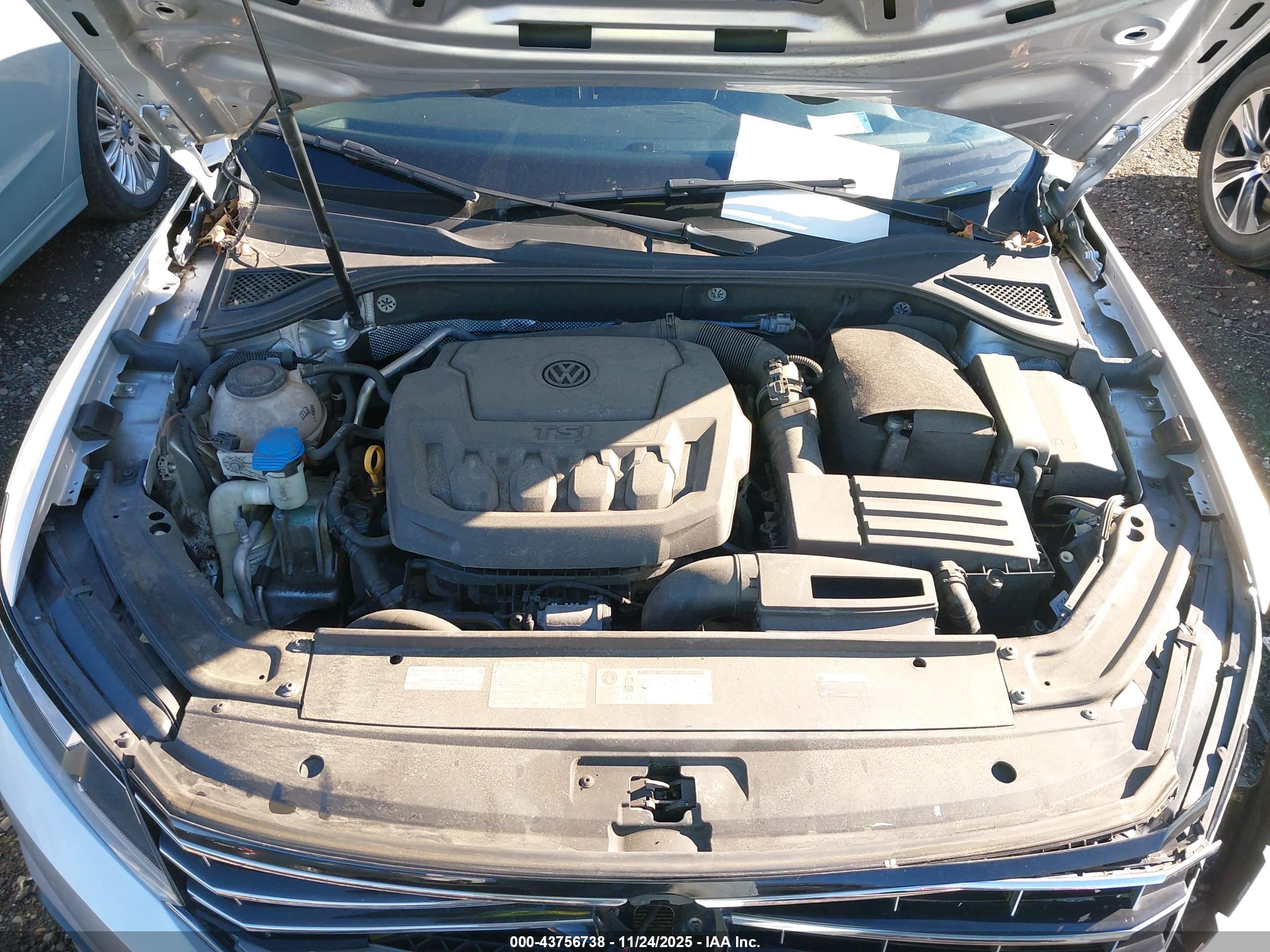 VOLKSWAGEN PASSAT image 10