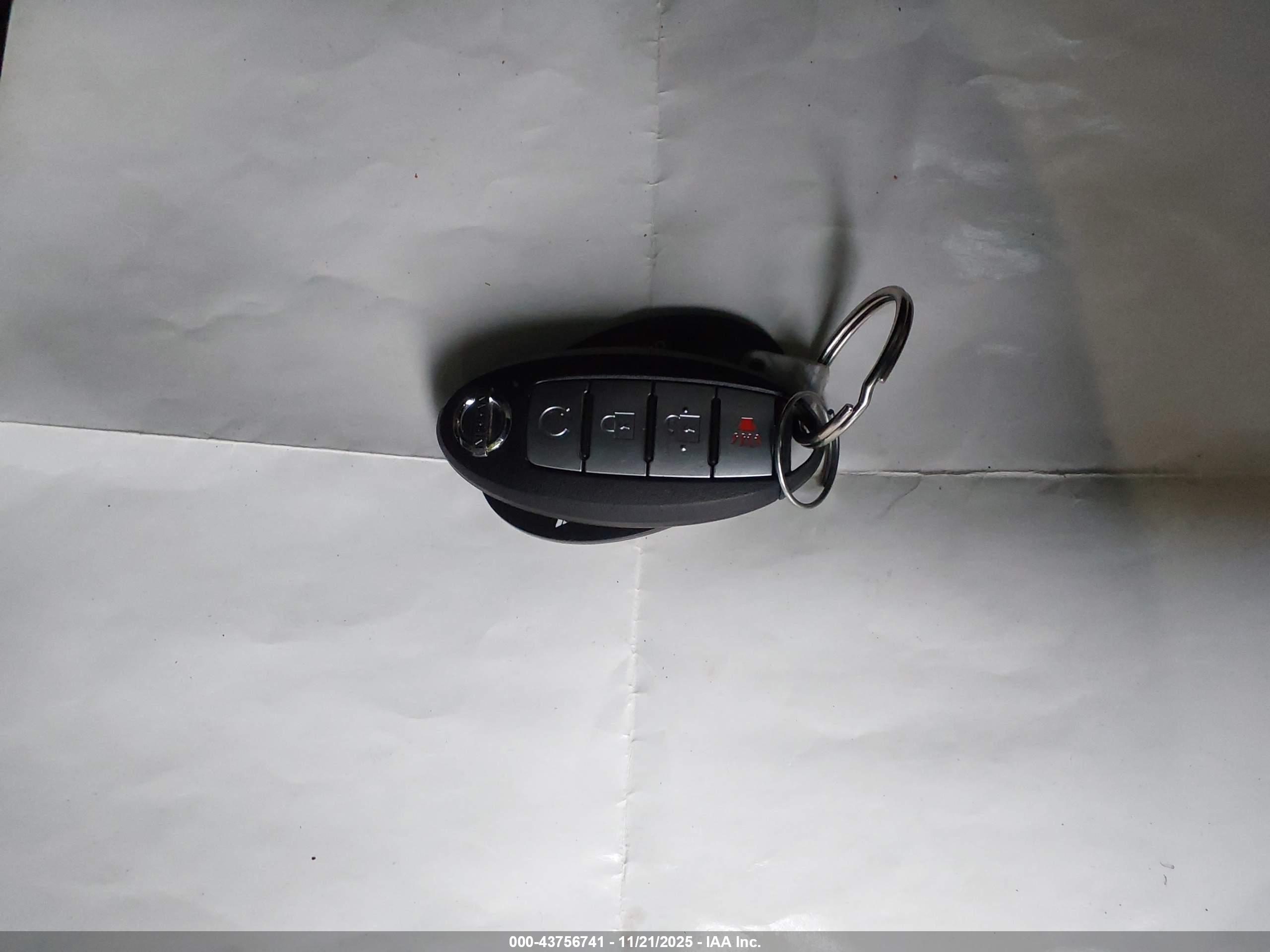 NISSAN MURANO image 11